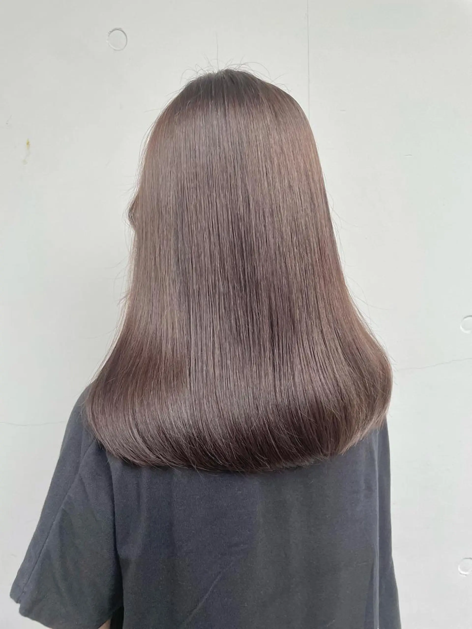 セミロング カラー アディクシーカラー ベージュカラー ブリーチ ケアブリーチ ダブルカラー ヘアカラー トリートメント もにか🌞原宿/渋谷 🌝ブリーチカラーのヘアスタイル