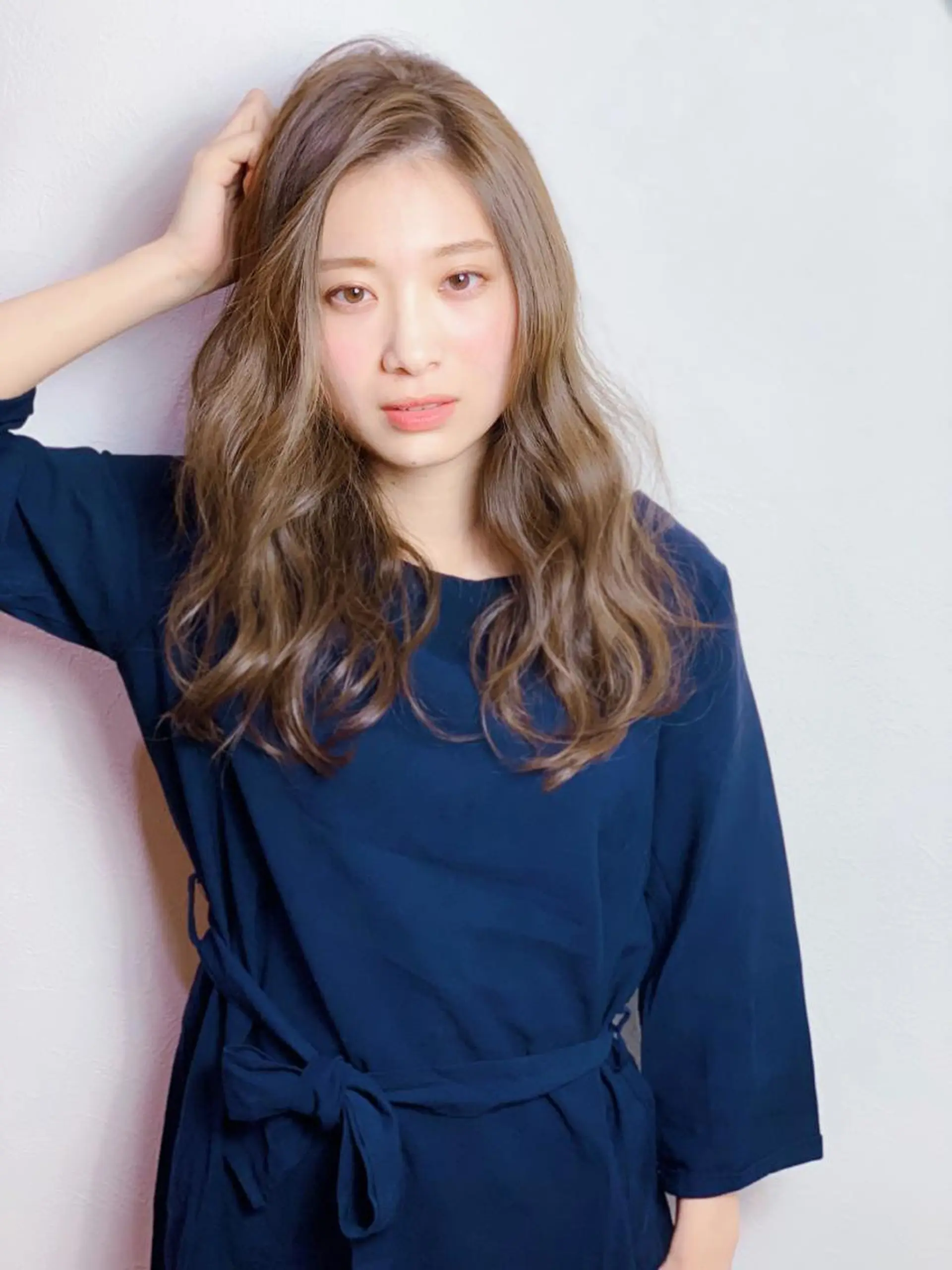 セミロング カラー ヘアアレンジ セミロングパーマ アッシュ ベージュカラー グレージュ ハイライトカラー ヘアカラー トリートメント Relación / レラシオン所属・岩崎 克秀のヘアスタイル