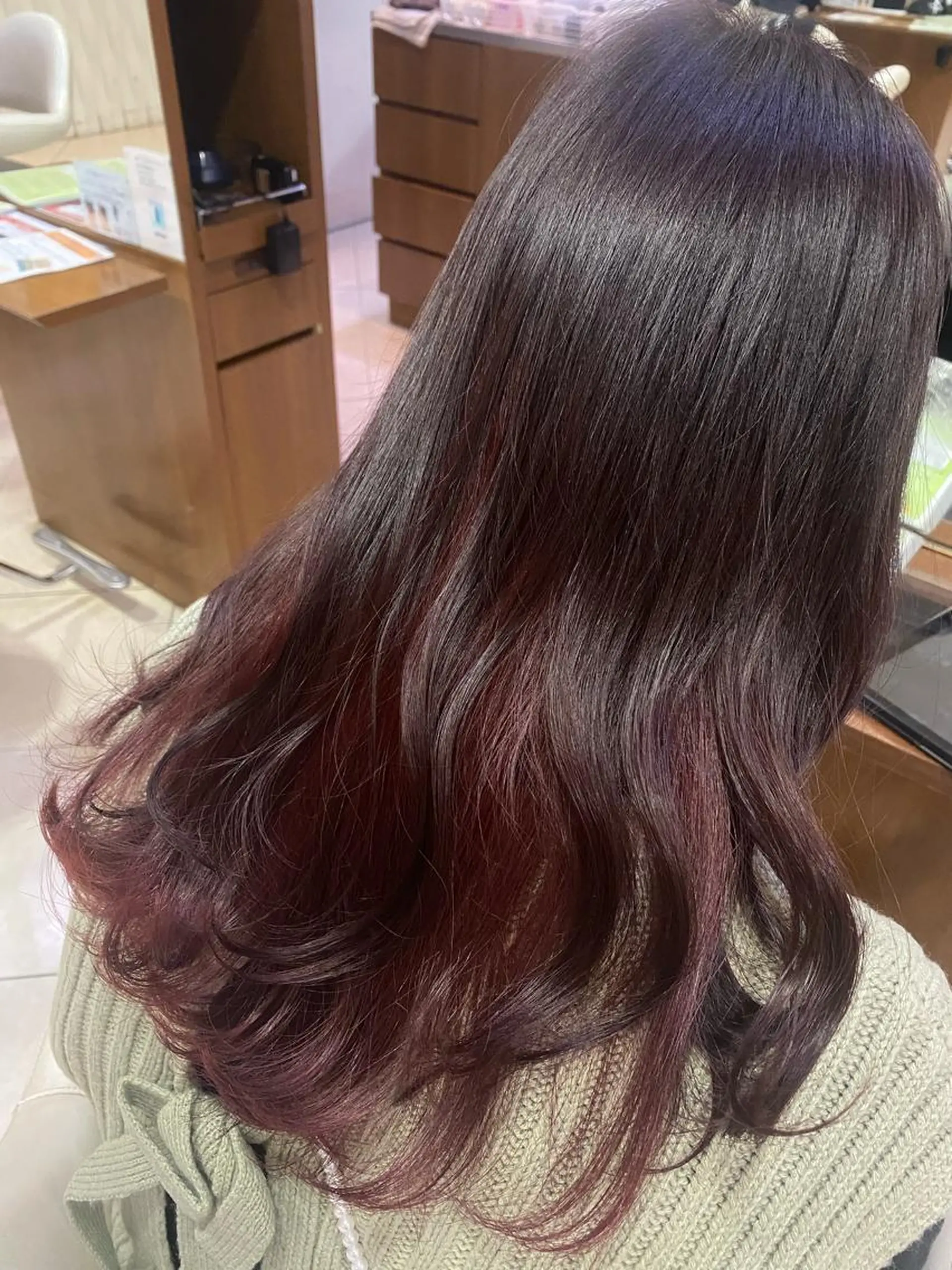 カラー カシス ラベンダーカラー ピンクカラー EAST HAM head shop所属・岩崎 澪のヘアスタイル