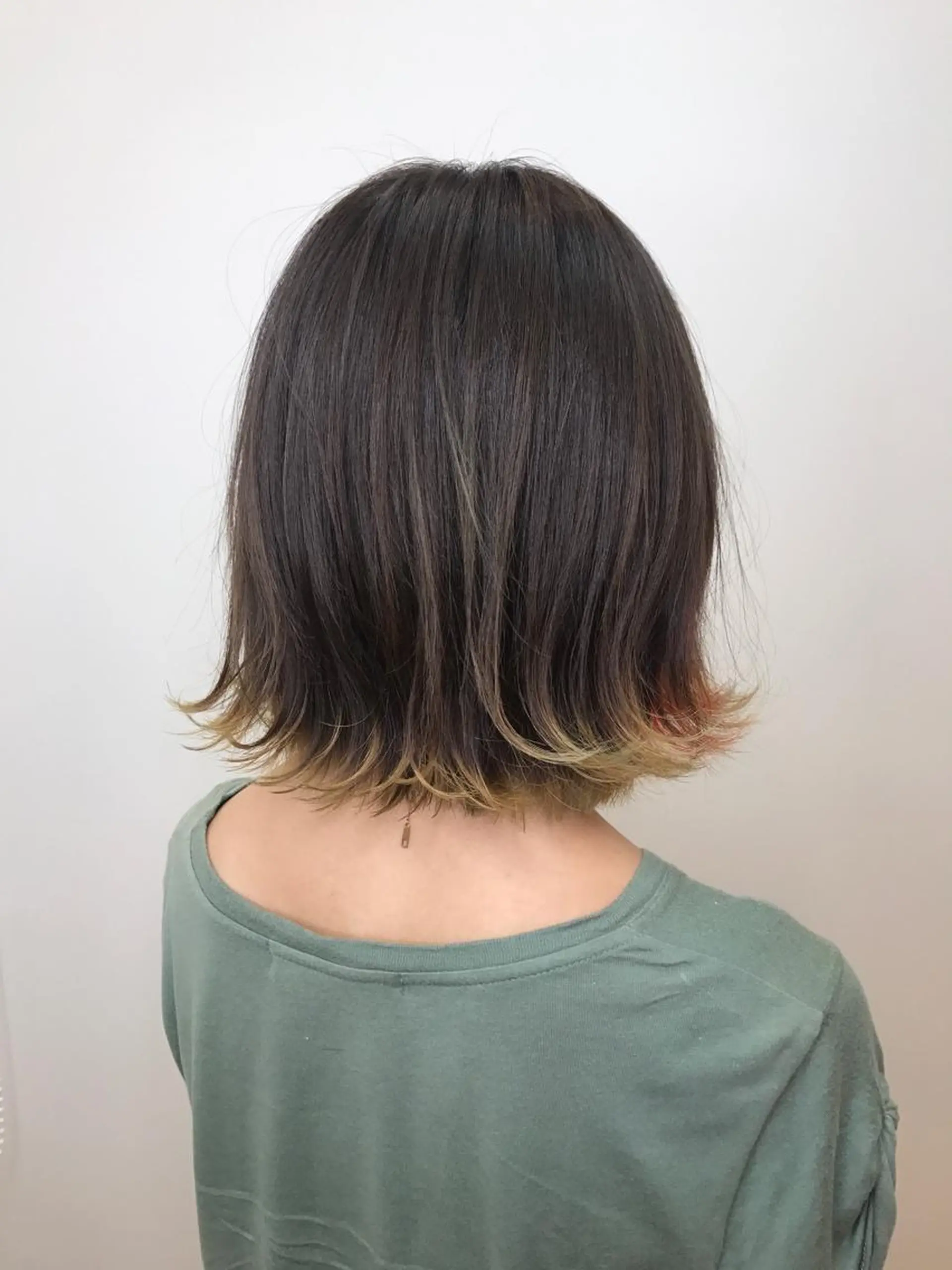 ショート カラー 湯浅 了一のヘアスタイル