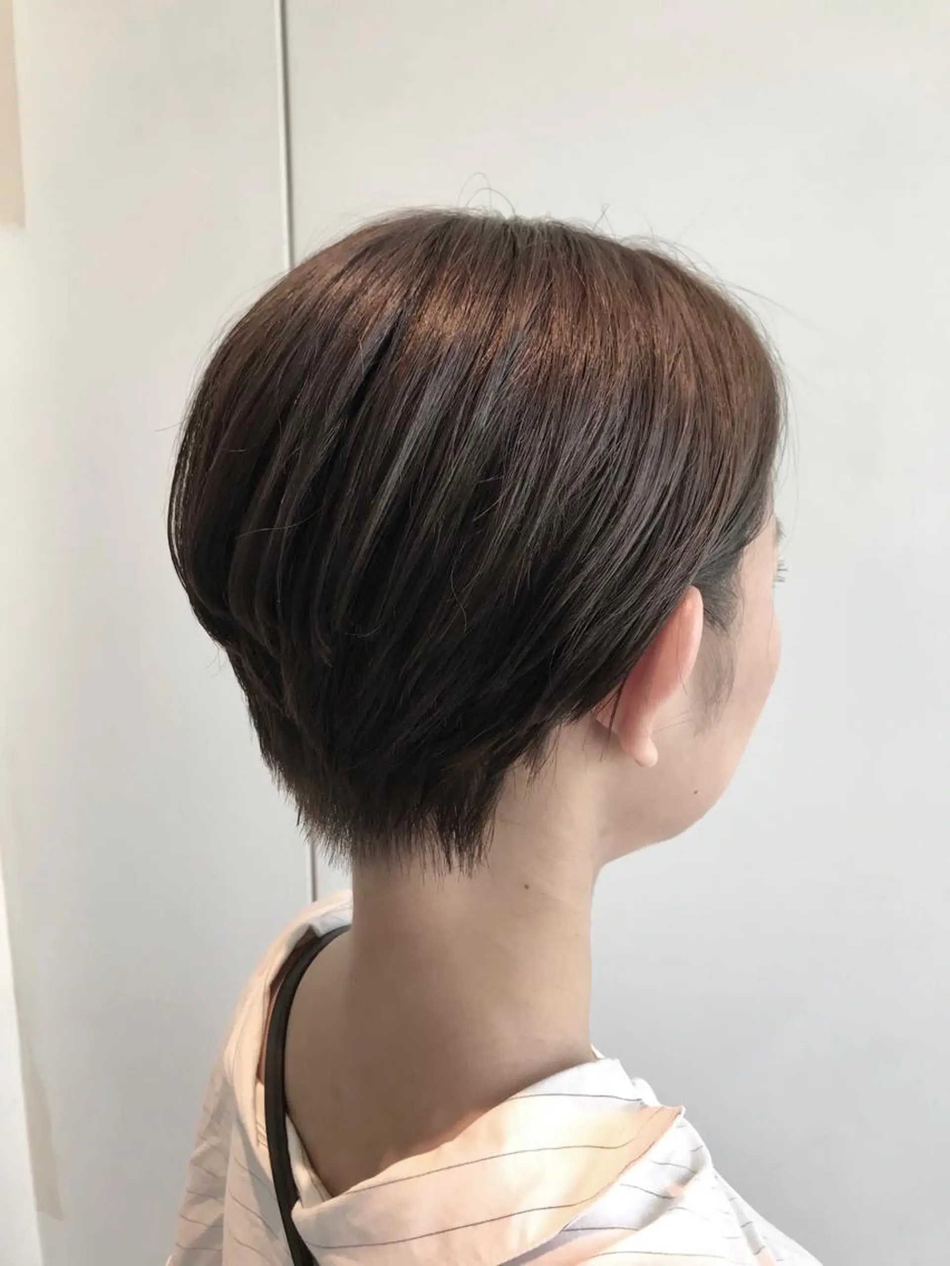 ショート カラー グレージュ ハイライトカラー ハイライト ショートヘア Remore所属・中塚 義人のヘアスタイル