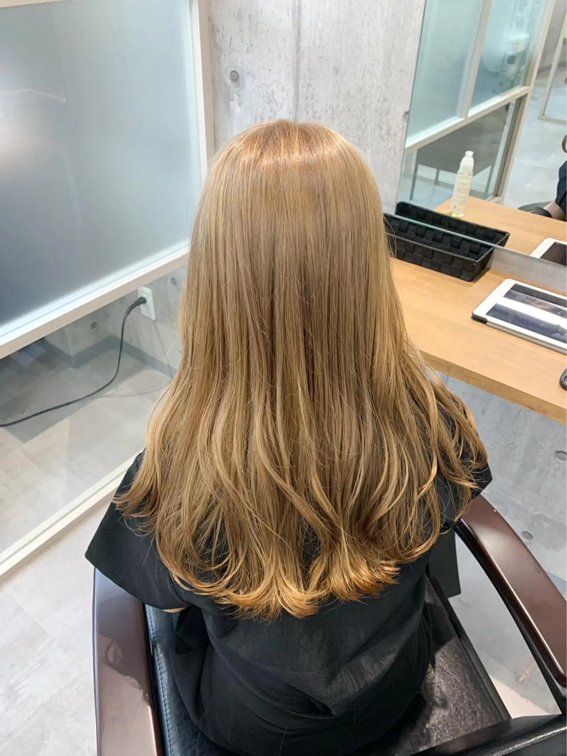 ロング カラー バレイヤージュ ベージュカラー ブリーチ ダブルカラー ハイライトカラー ヘアカラー トリートメント 🌷大澤ゆい🌷 stylistのヘアスタイル