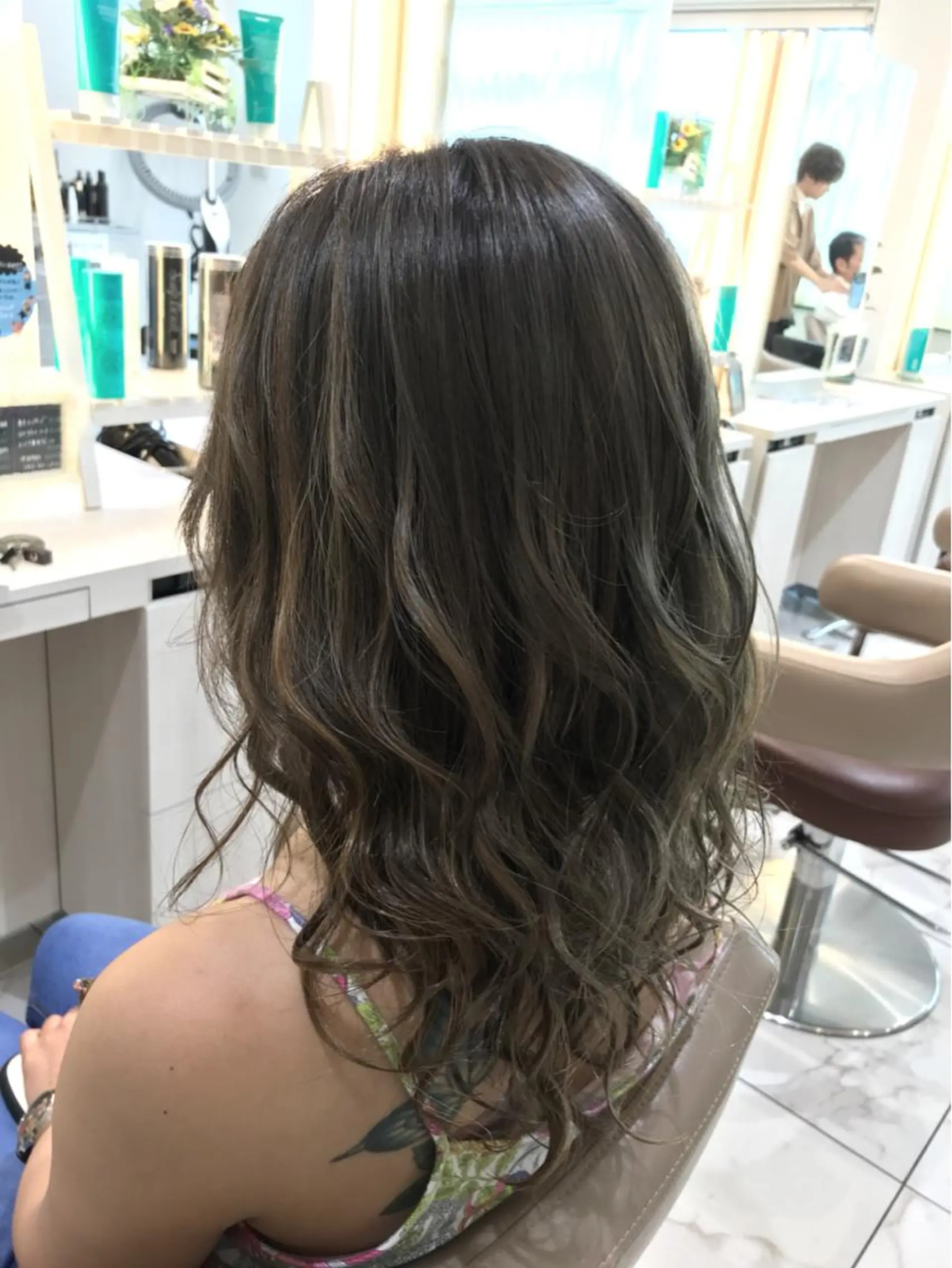 ミディアム カラー 透明感カラー グラデーションカラー グレージュ ハイライトカラー ハイライト カット ヘアカラー 山崎俊輔/髪質改善 /バレイヤージュのヘアスタイル