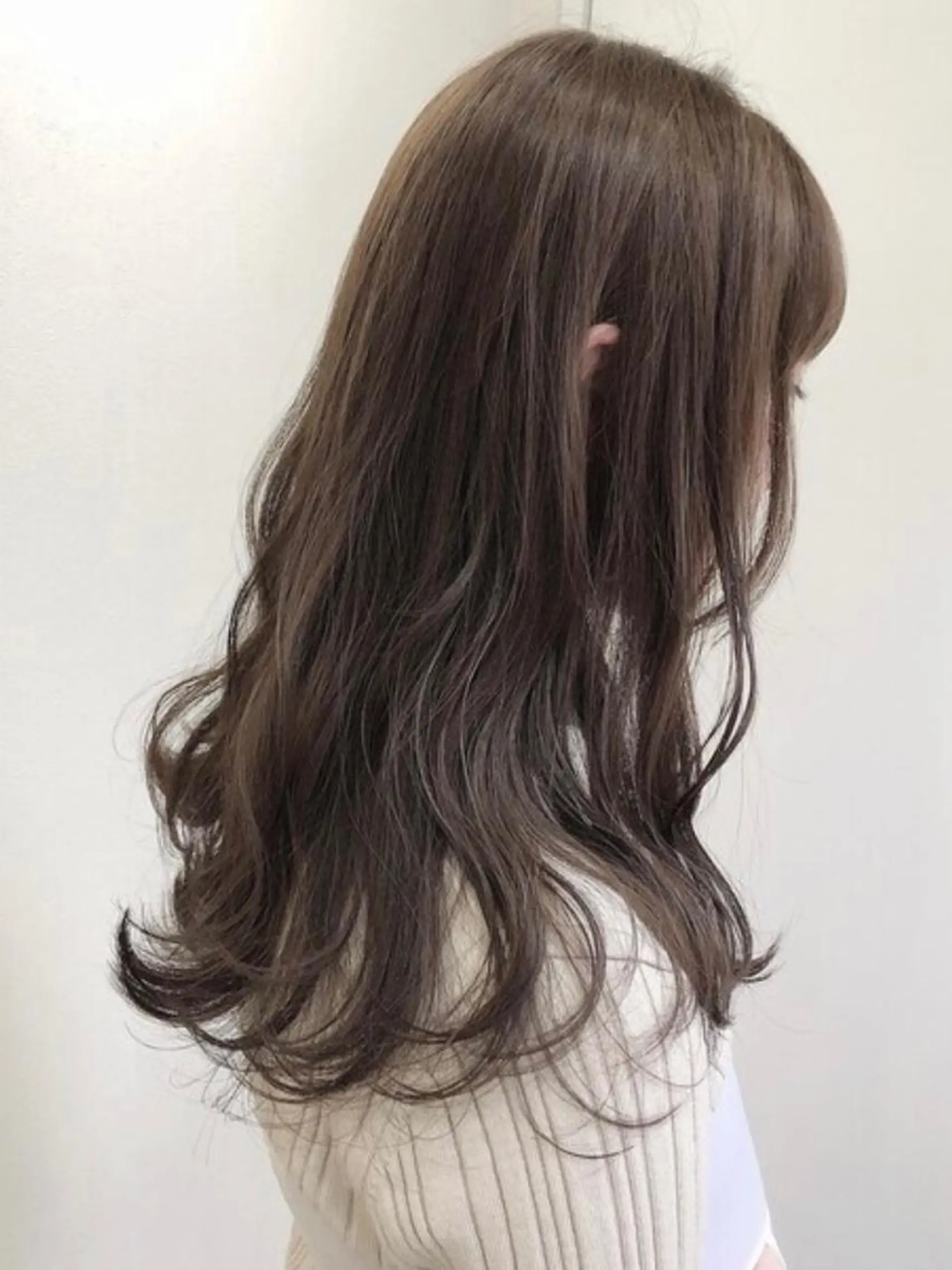 カラー イルミナカラー Levi所属・梶山 真緒のヘアスタイル