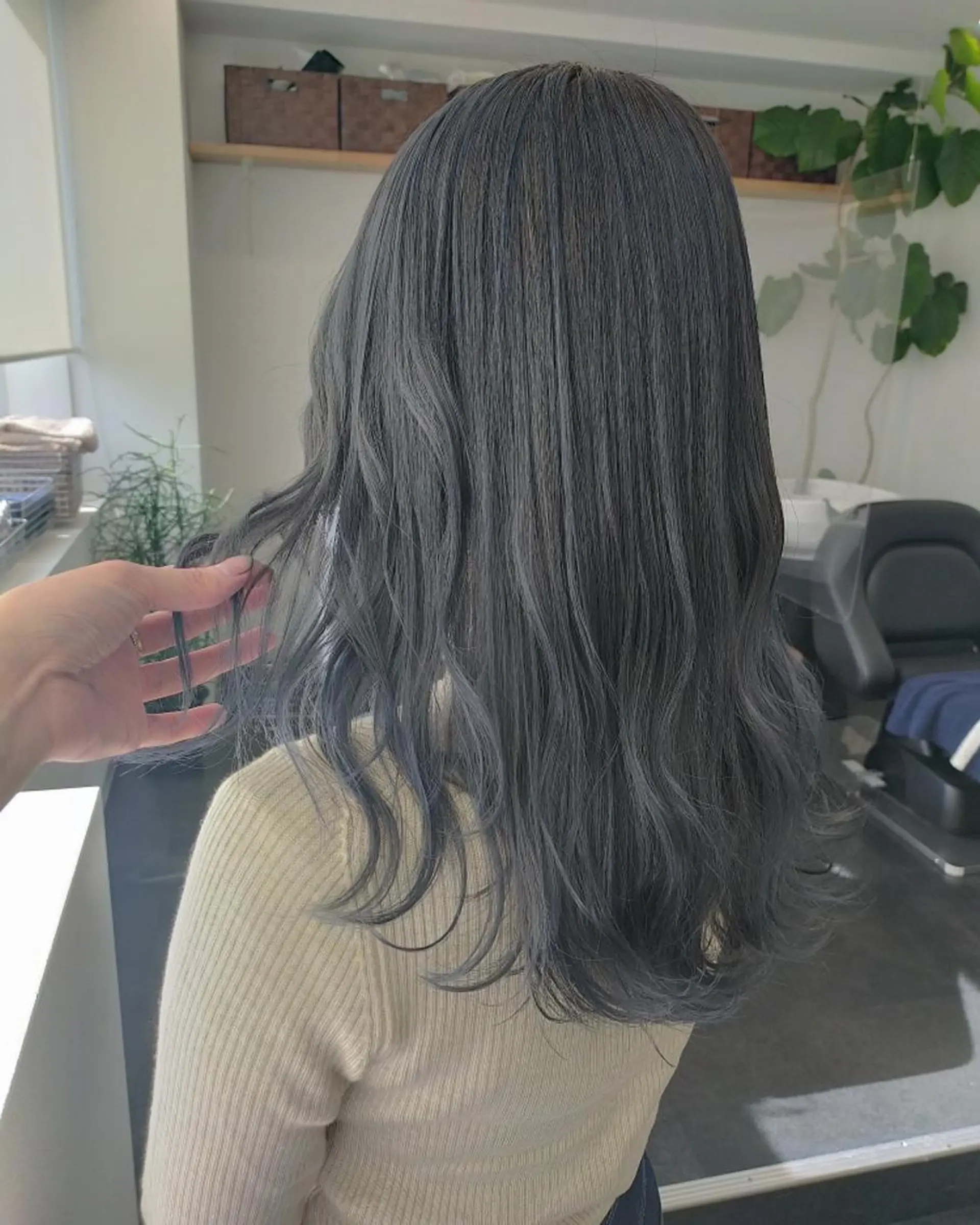 ロング カラー グレージュ アイスグレージュ JIL BLAN 京都所属・RU RIのヘアスタイル