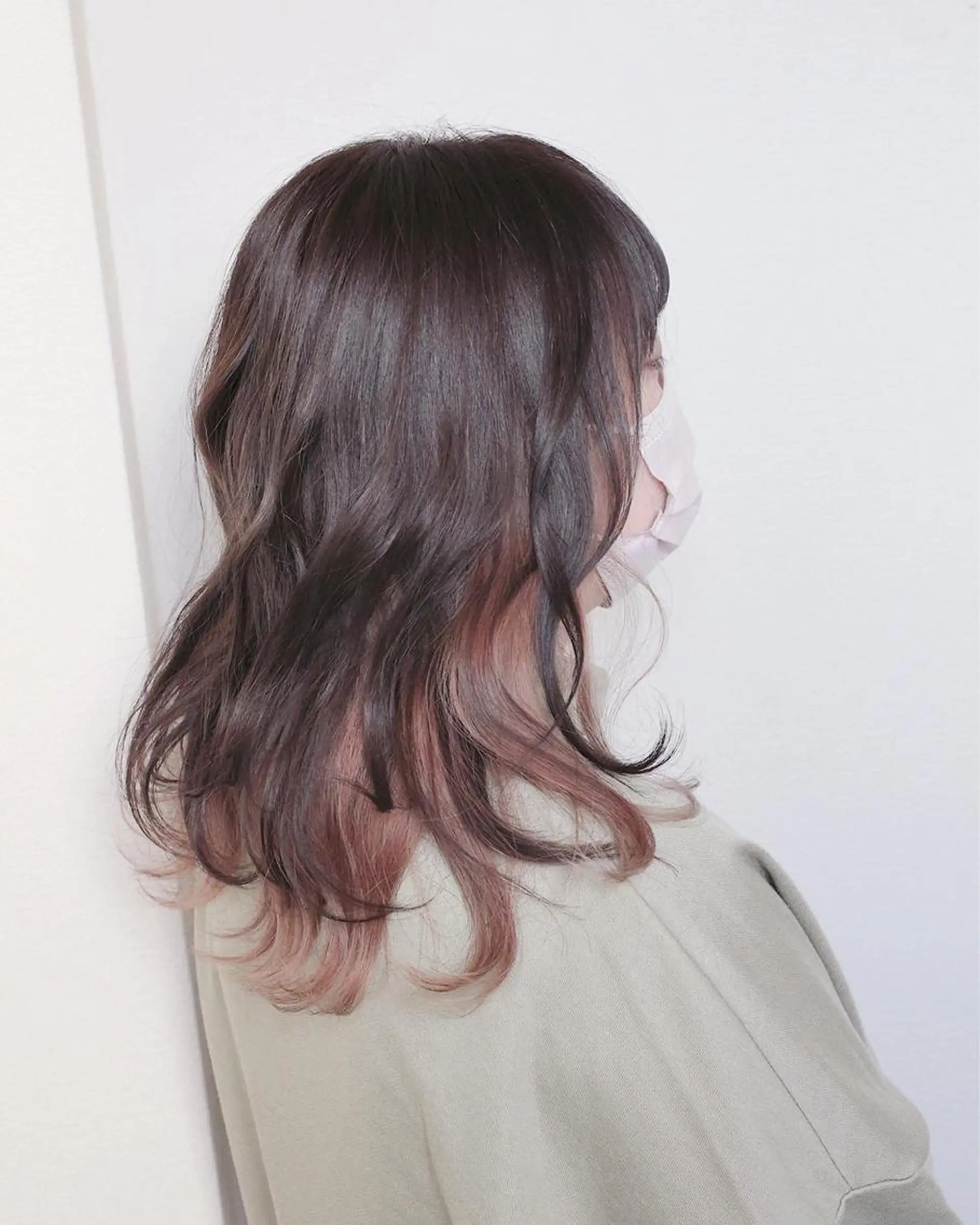 セミロング カラー ピンクカラー ヘアカラー 土居 正季のヘアスタイル