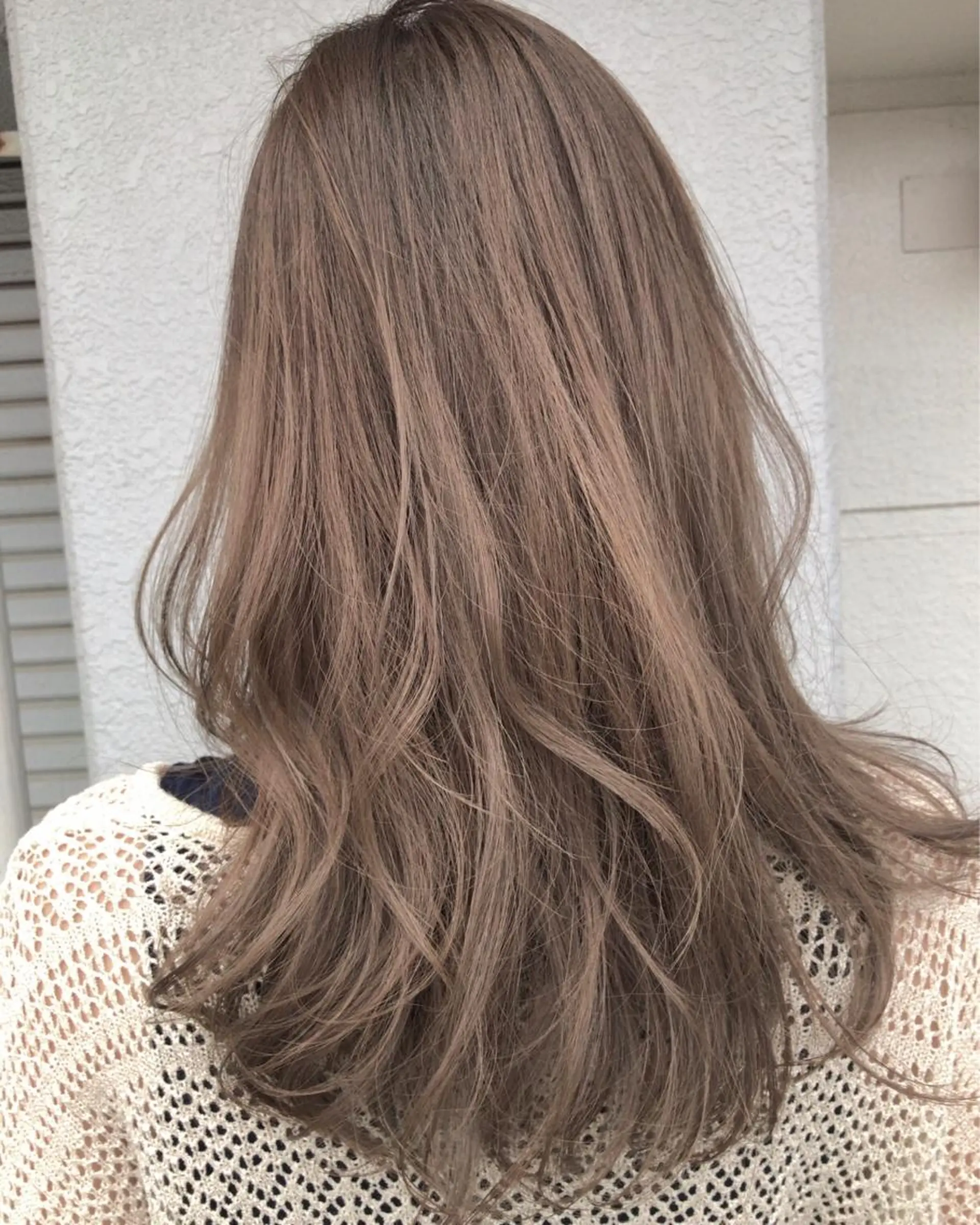 セミロング カラー デザインカラー レイヤーカット匠 イソザキノリユキのヘアスタイル