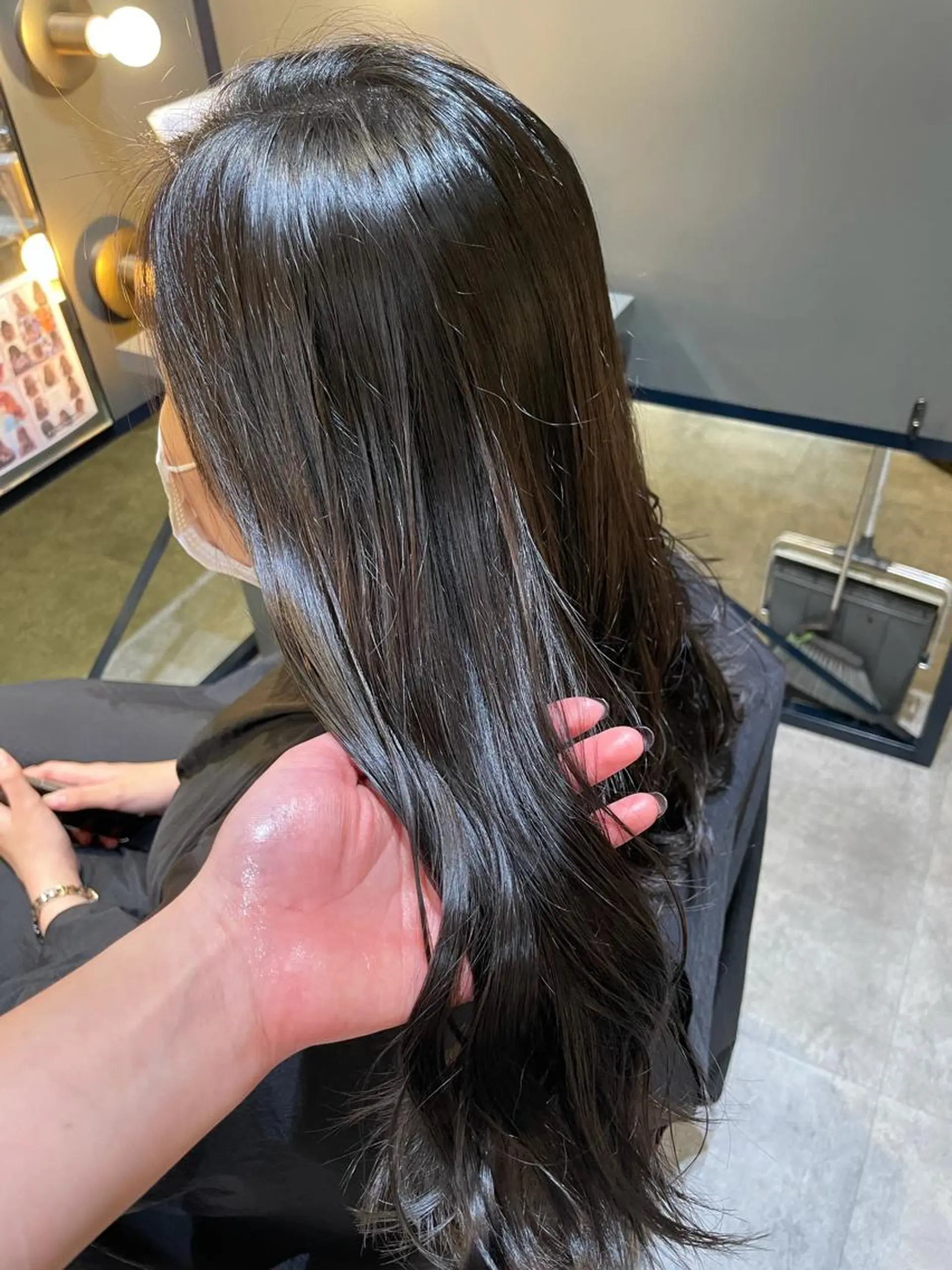 ロング 横山 菜摘のヘアスタイル