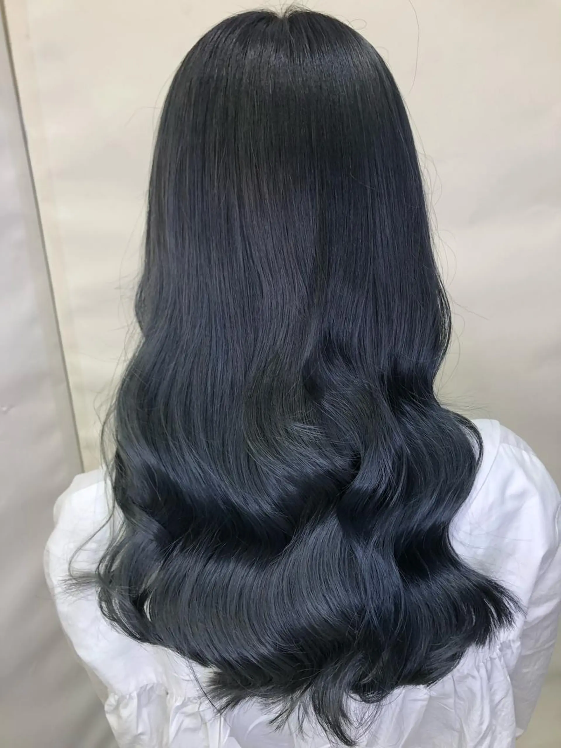 セミロング カラー ブルーカラー 韓国風ヘア Zina西新 井上貴幸のヘアスタイル