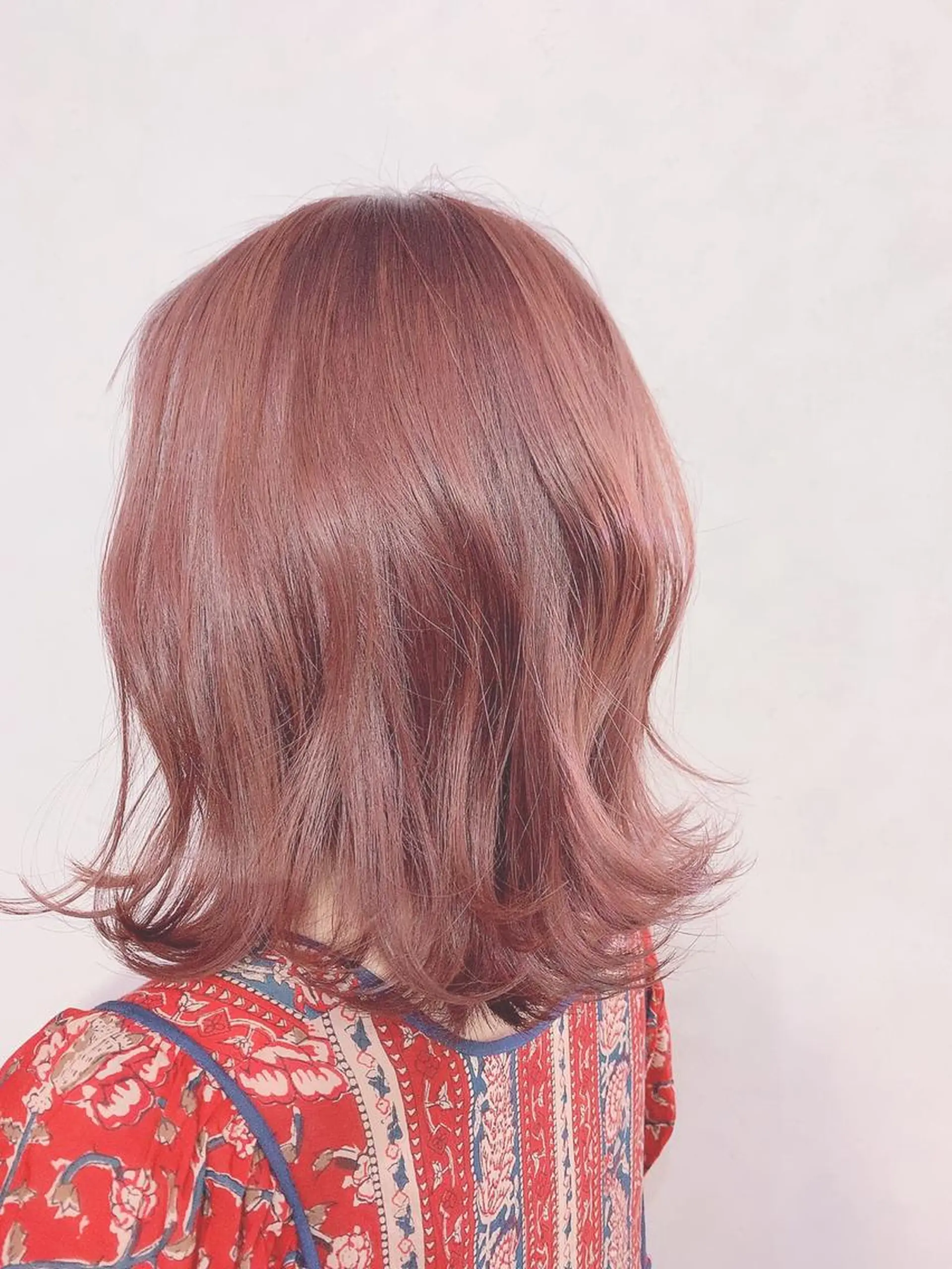 ミディアム チカ/暖色系カラー/ おまかせ大歓迎のヘアスタイル