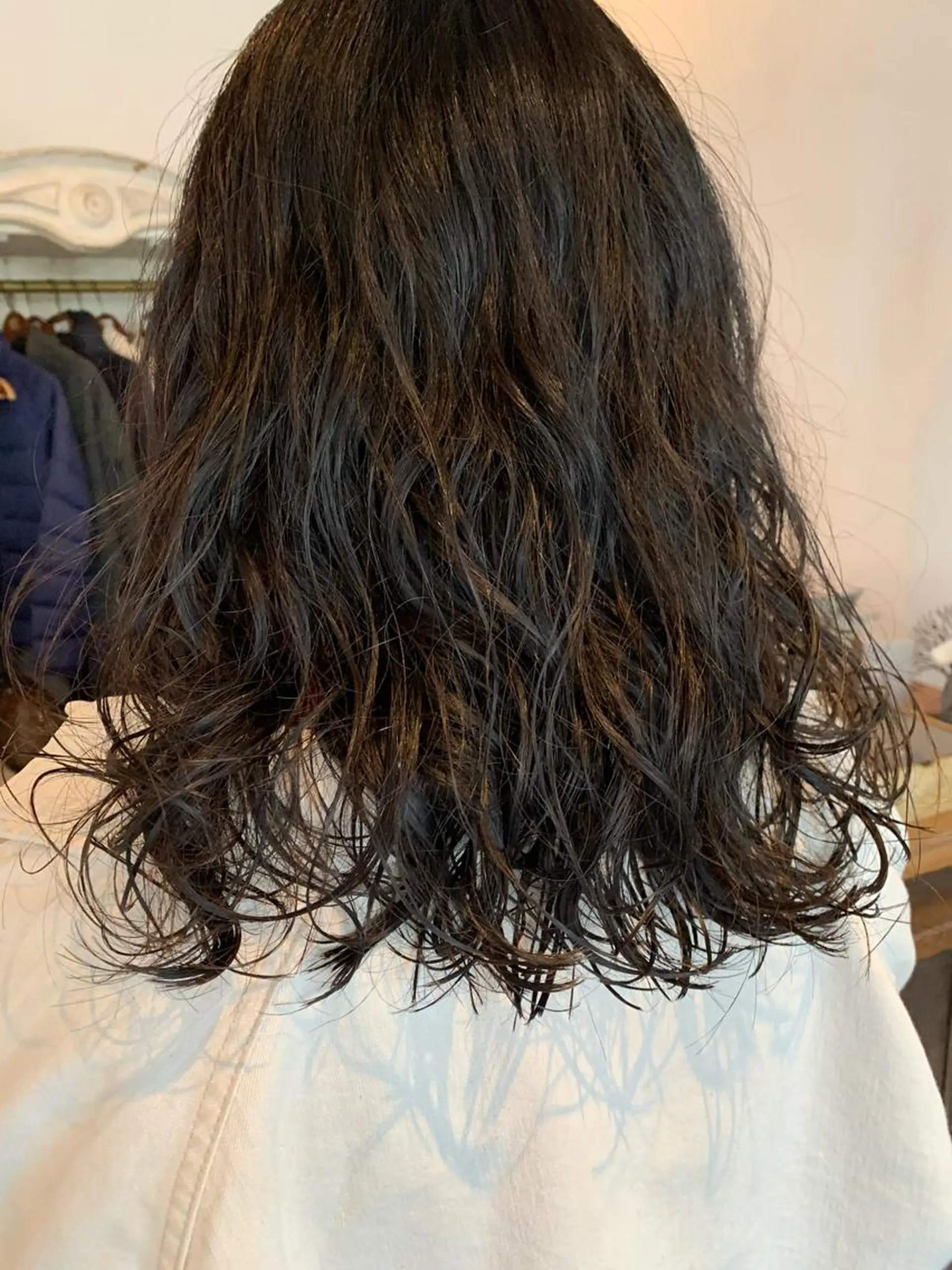 セミロング パーマ セミロングパーマ カット パーマ ブリーチなしWカラー /地毛風/小林凪沙のヘアスタイル