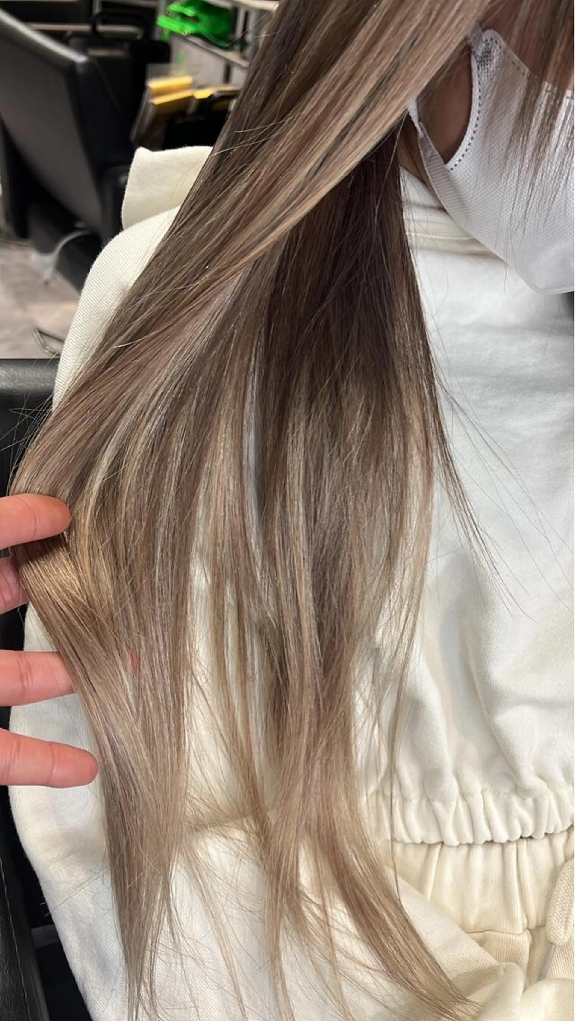 ミディアム カラー mimiiy梅田 中崎町ハイトーンのヘアスタイル