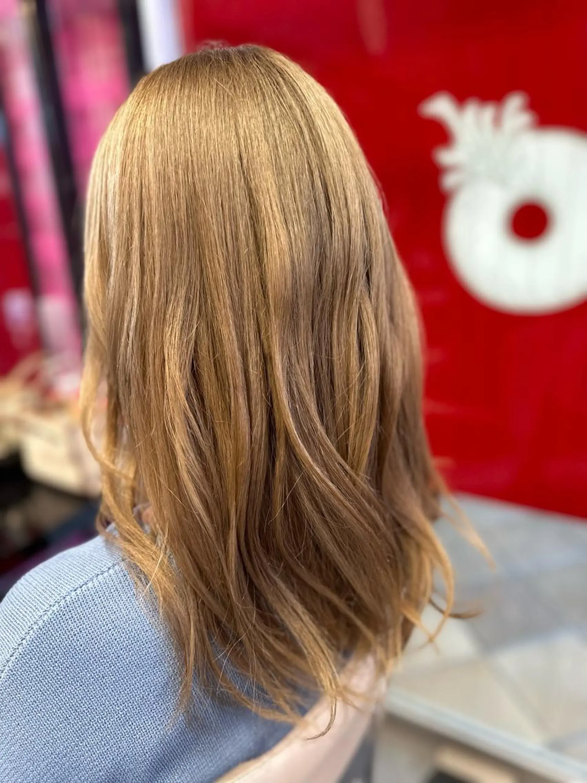 セミロング ヘアカラー 横山 千春のヘアスタイル