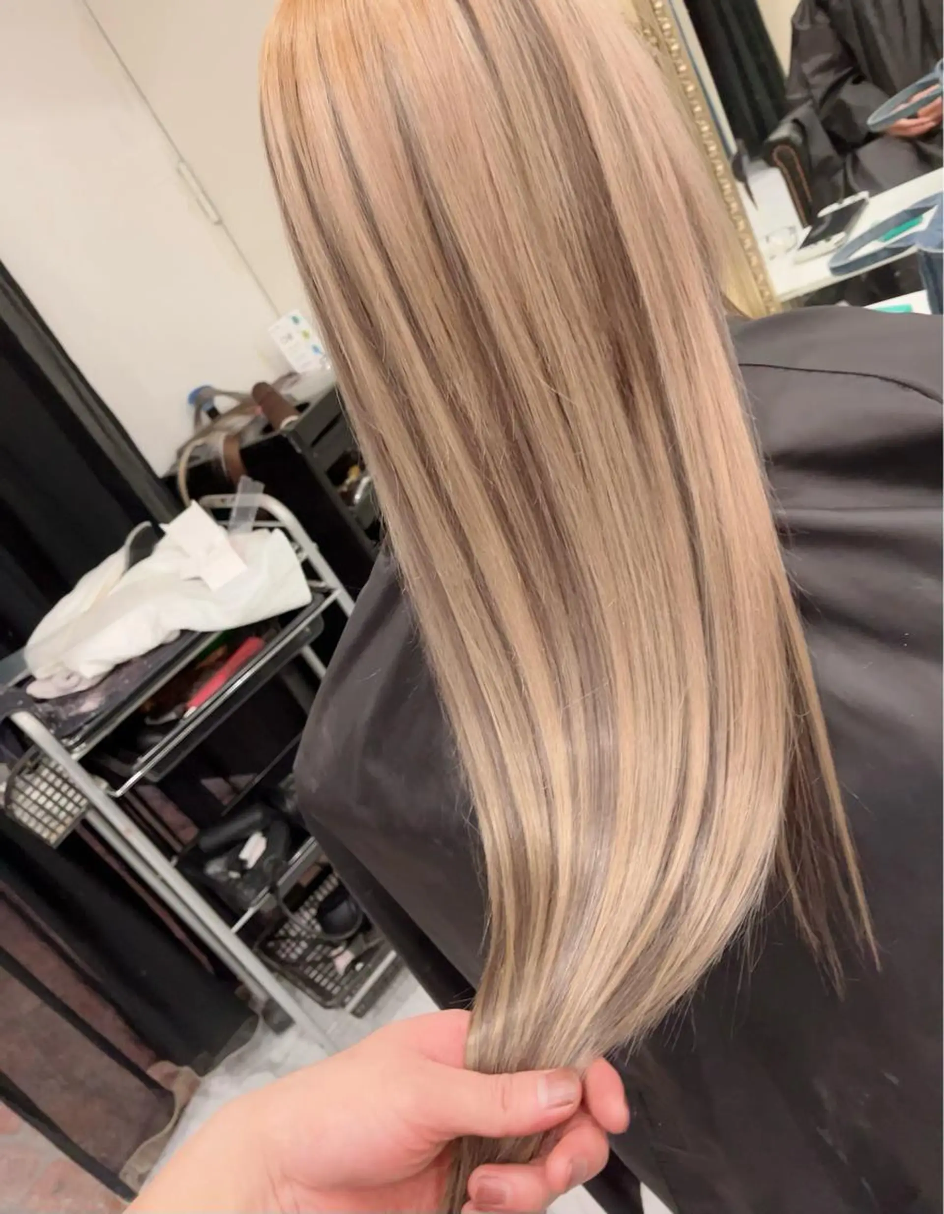 ロング ケアブリーチ&シール エクステの店和田翔莉のヘアスタイル