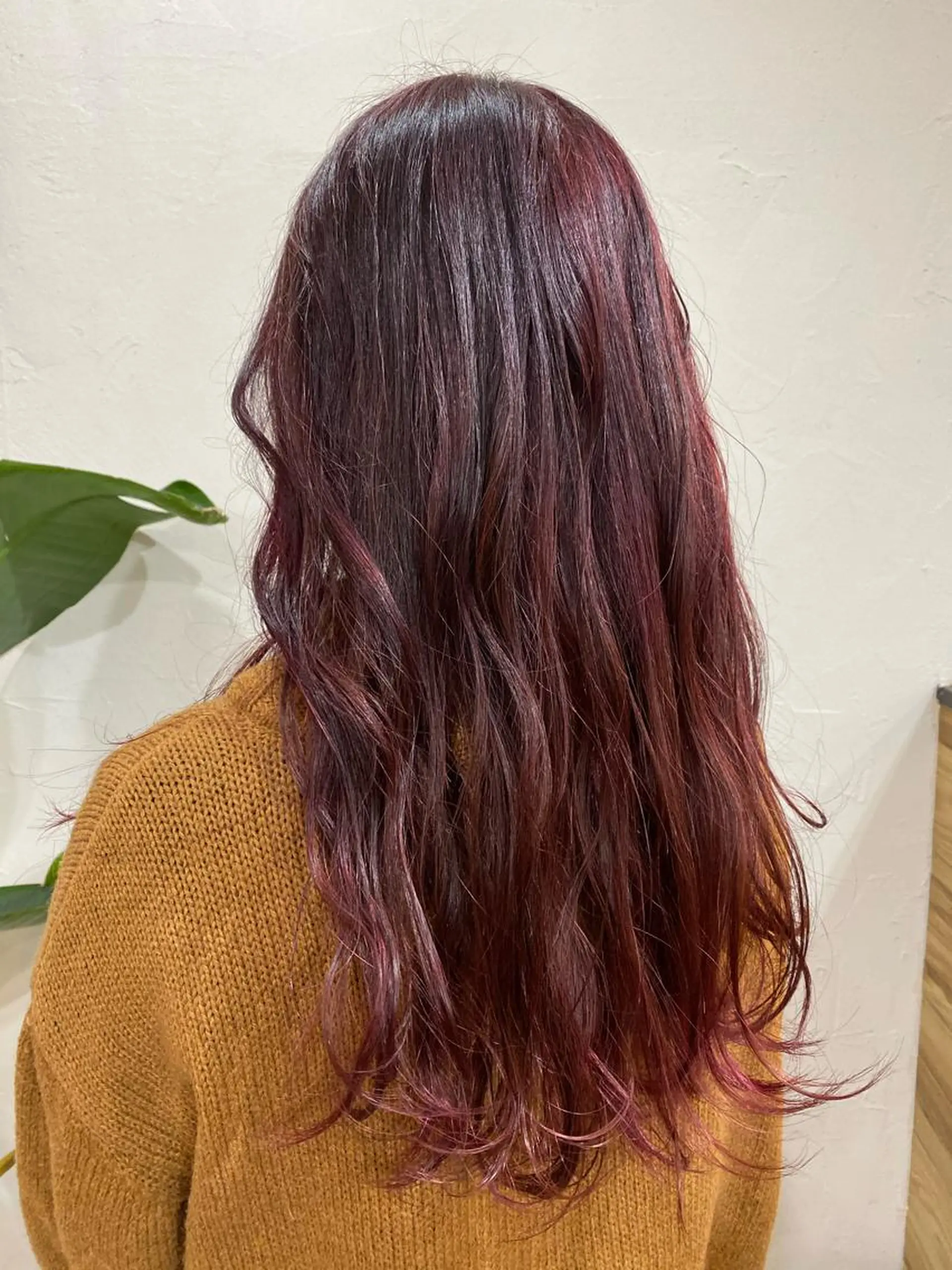 ロング カラー ヘアアレンジ ブリーチ ケアブリーチ ピンクカラー バイオレットカラー トリートメント 暗髪カラー🫐パーマ おくだりんかのヘアスタイル