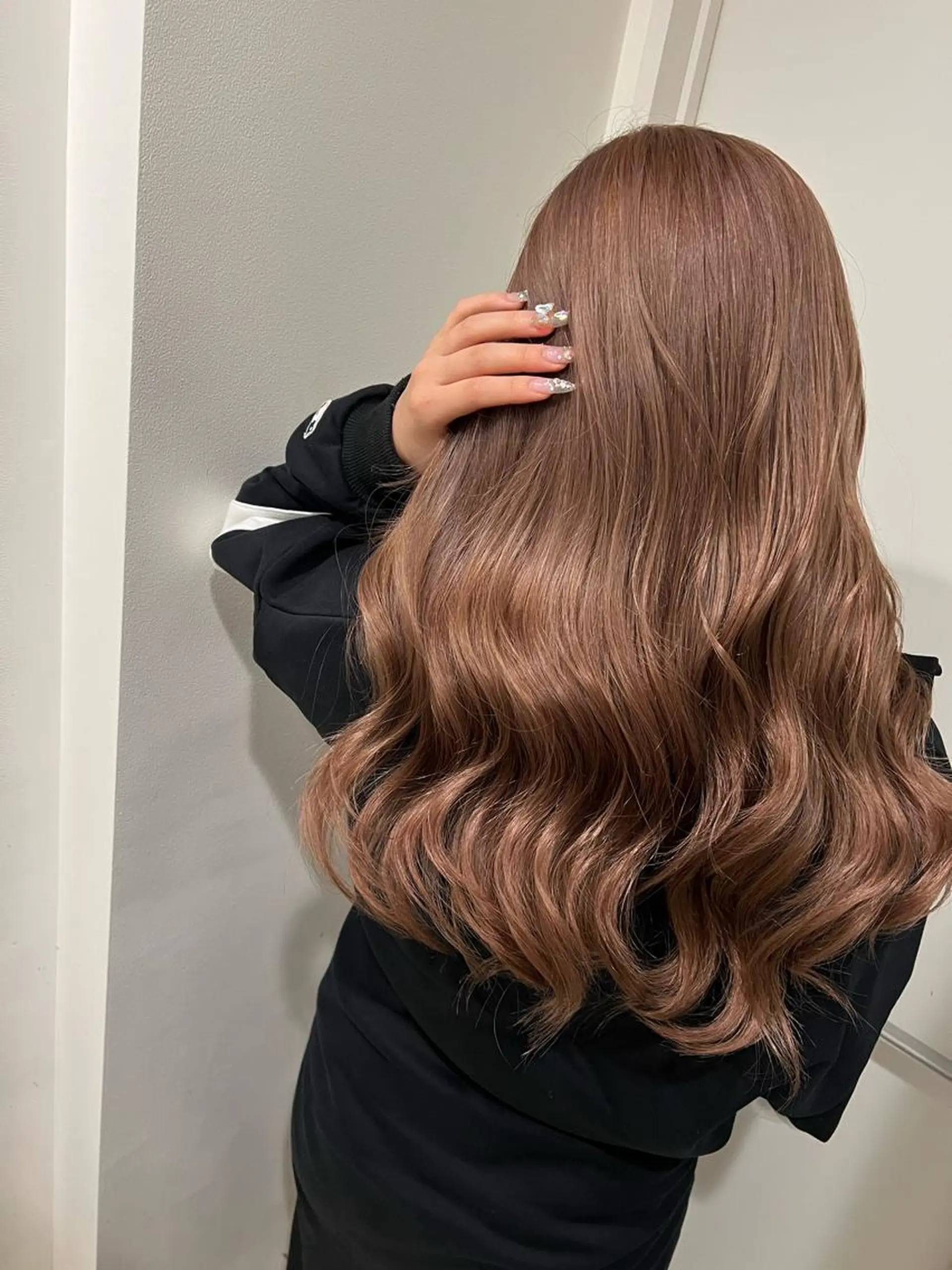 セミロング カラー ヘアアレンジ 🔥ハイトーンカラー ギャルNAOKI🔥のヘアスタイル