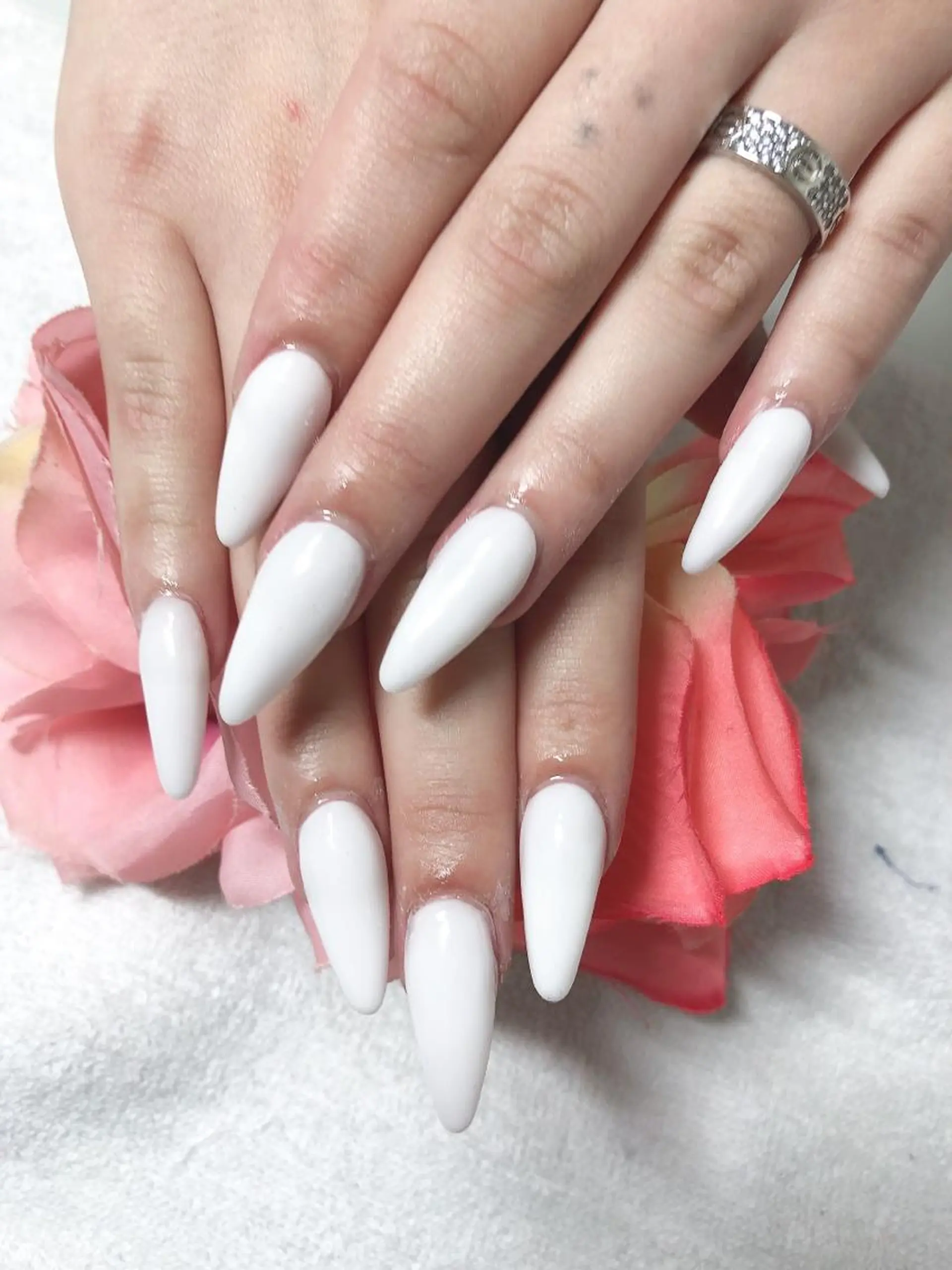 ロング ネイル グラデーション ラメ(グリッター) ラメグラデーション ワンカラーネイル ハンドネイル 《LB》ラブリエ Nail&eyeのマツエク・マツパデザイン