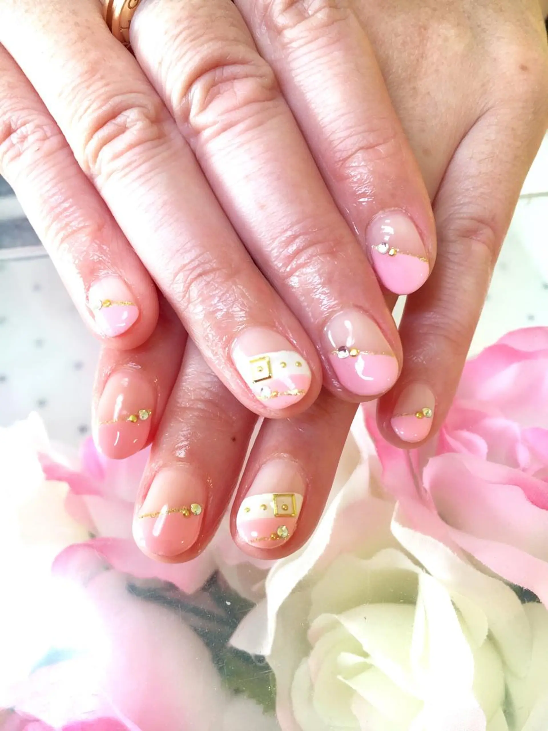 ネイル フットネイル ジェルネイル ミラーネイル パラジェル 春ネイル clover nailのネイルデザイン