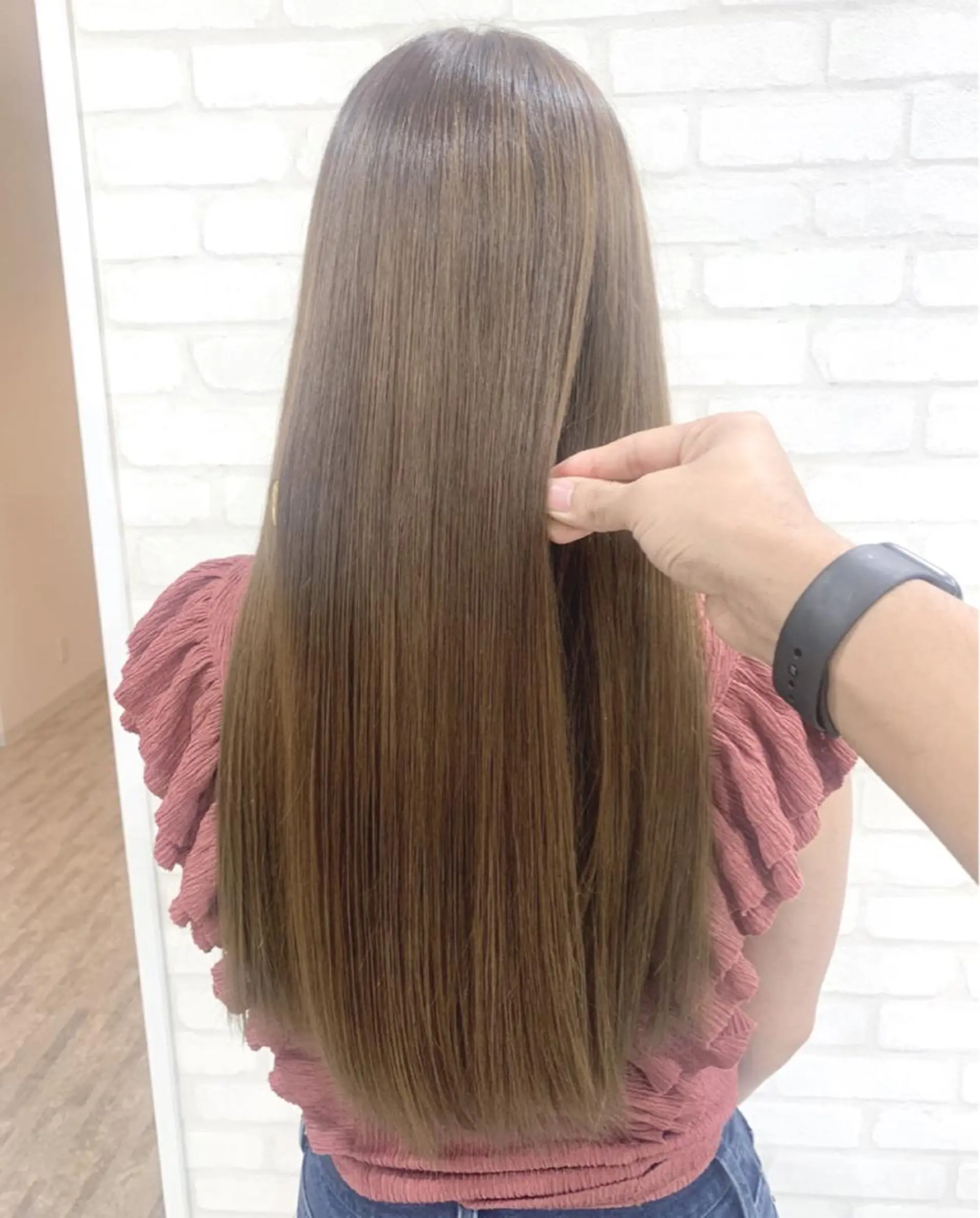 ロング 髪質改善 上品艶感カラーのヘアスタイル