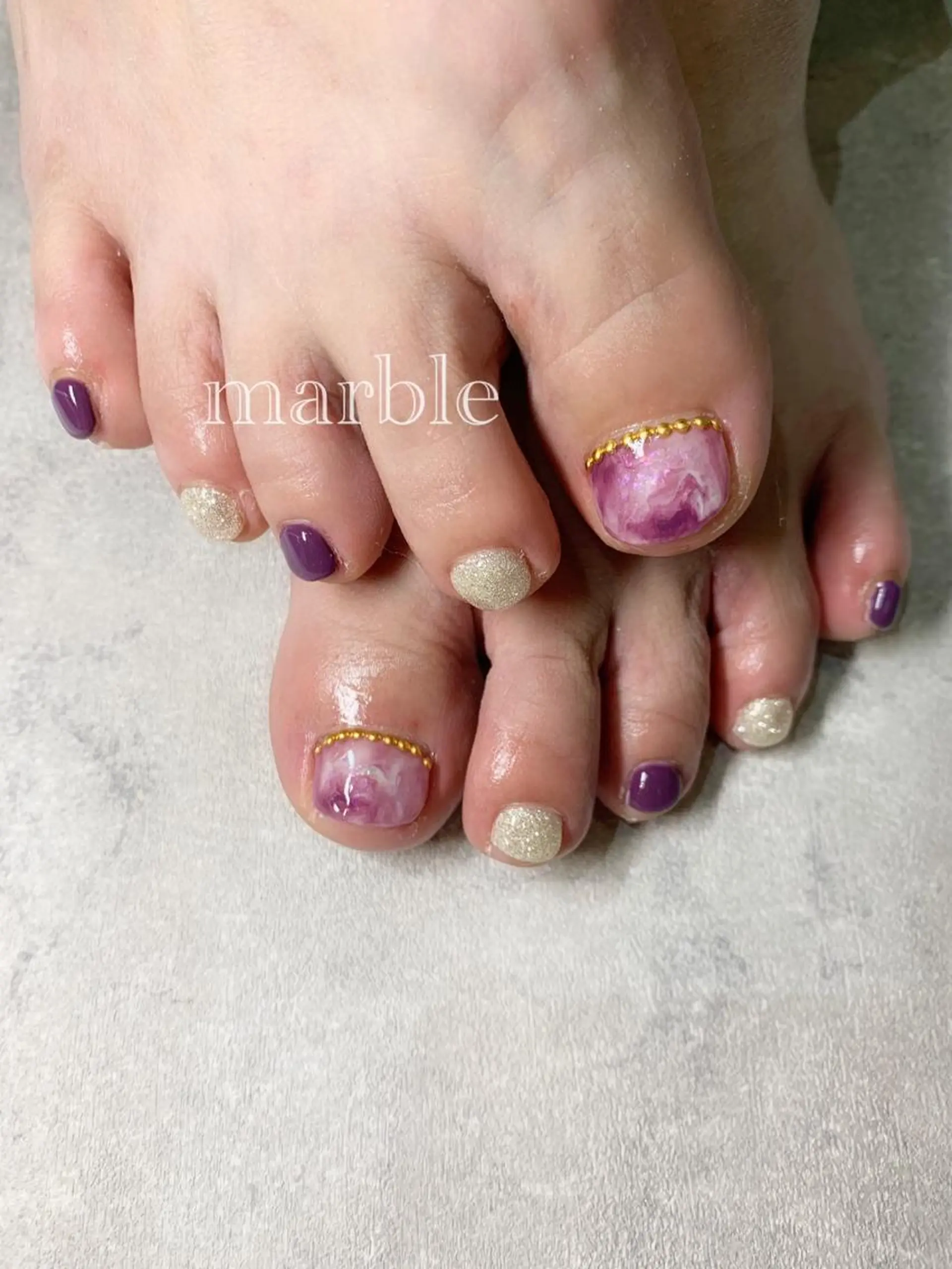 ネイル アートネイル フットネイル キラキラネイル ラメ(グリッター) フットネイル GULLIG söt GULLIGのネイルデザイン