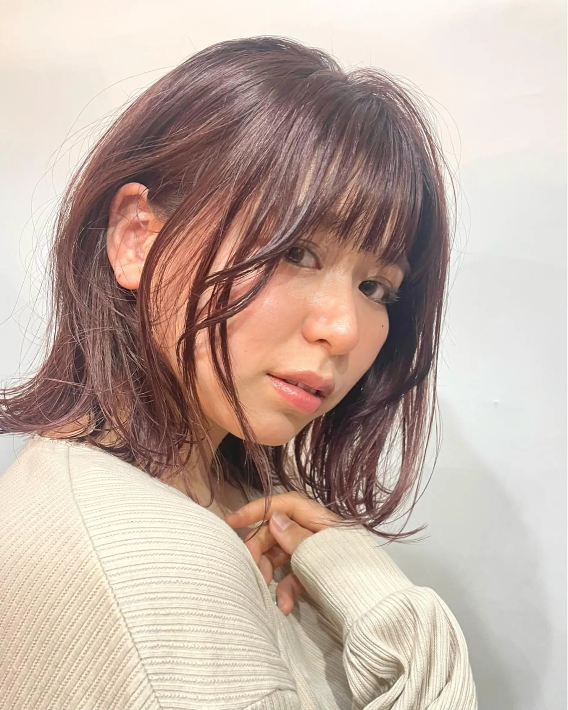 ミディアム カラー ピンクカラー 外ハネヘア 奥田 誠司のヘアスタイル