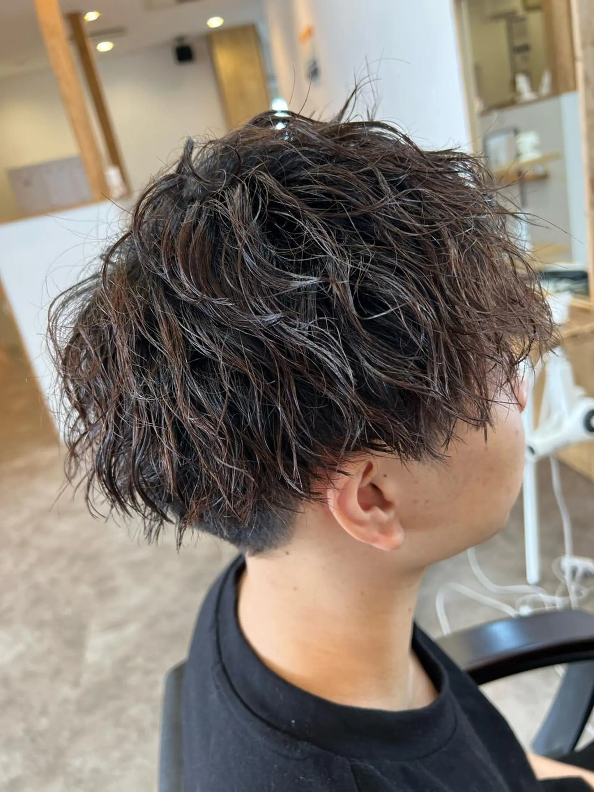 ショート パーマ メンズ マッシュ メンズパーマ ツイストスパイラルパーマ 刈り上げ スパイラルパーマ Agu hair lua 上越高田西店所属・佐藤祐輔 メンズパーマのヘアスタイル