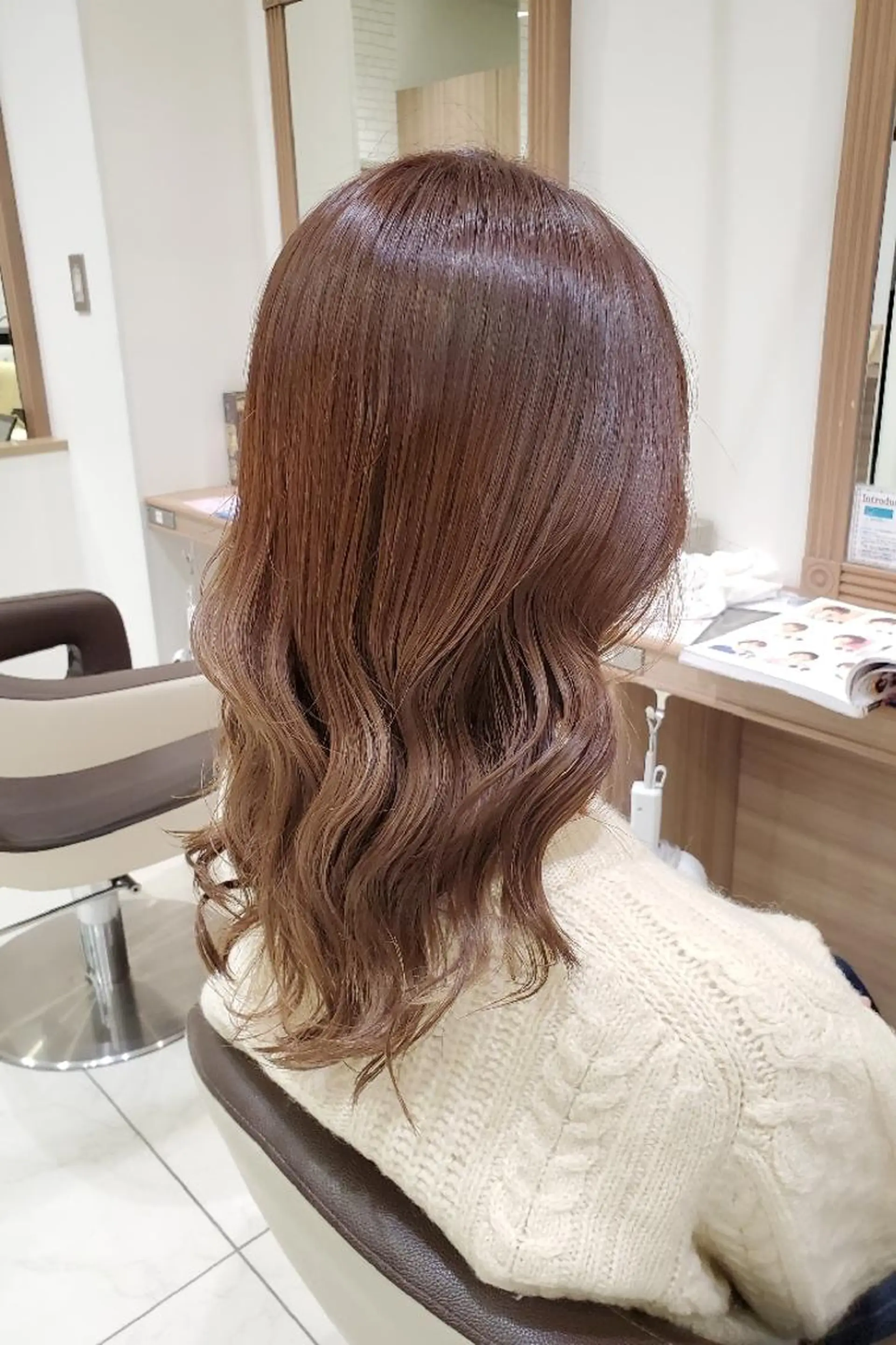 セミロング カラー アッシュ ベージュカラー ブリーチ グラデーションカラー 中村 和貴のヘアスタイル
