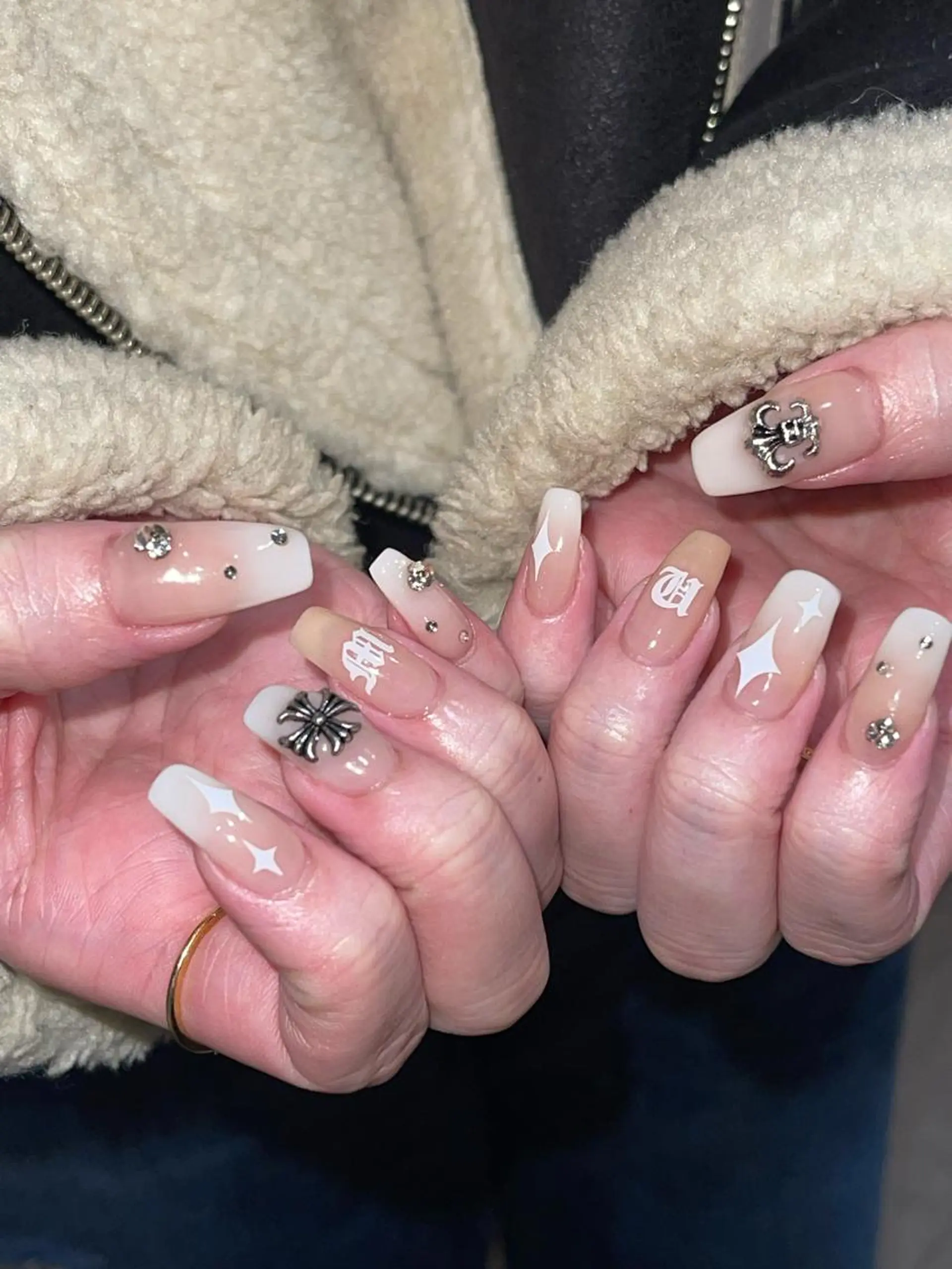 ネイル 8113 海外/y2k/韓国のネイルデザイン