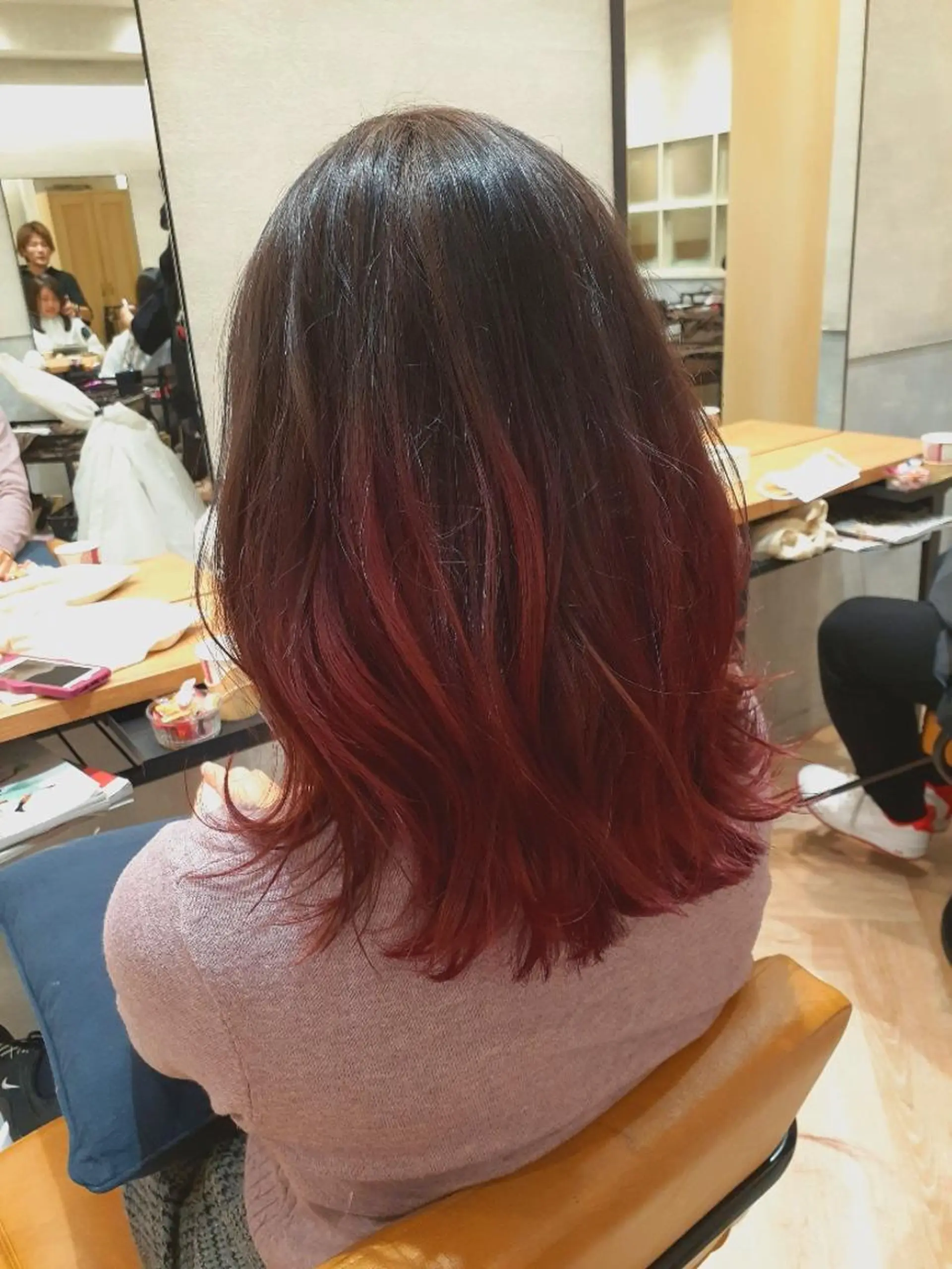 ミディアム カラー カット ヘアカラー トリートメント ラボヌールヘアシュシュ所属・西村 力一のヘアスタイル