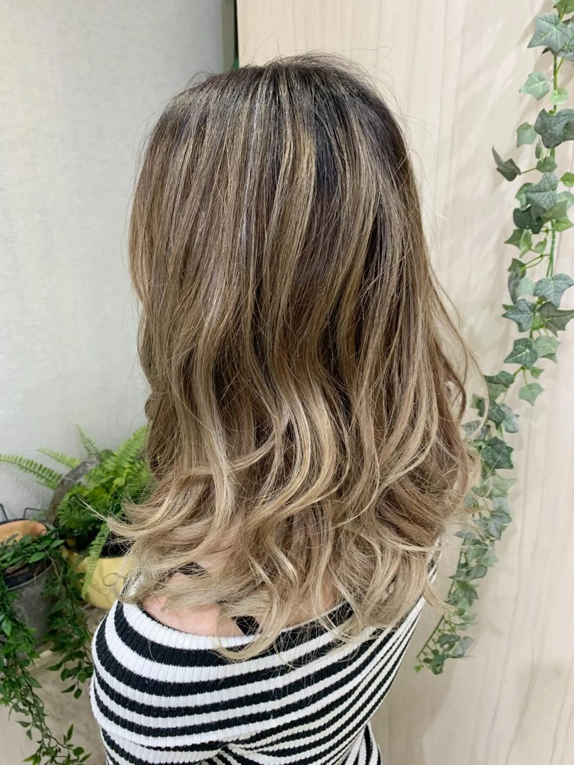 セミロング レイヤーカット 【全部無料🙇】 おがわようしんのヘアスタイル