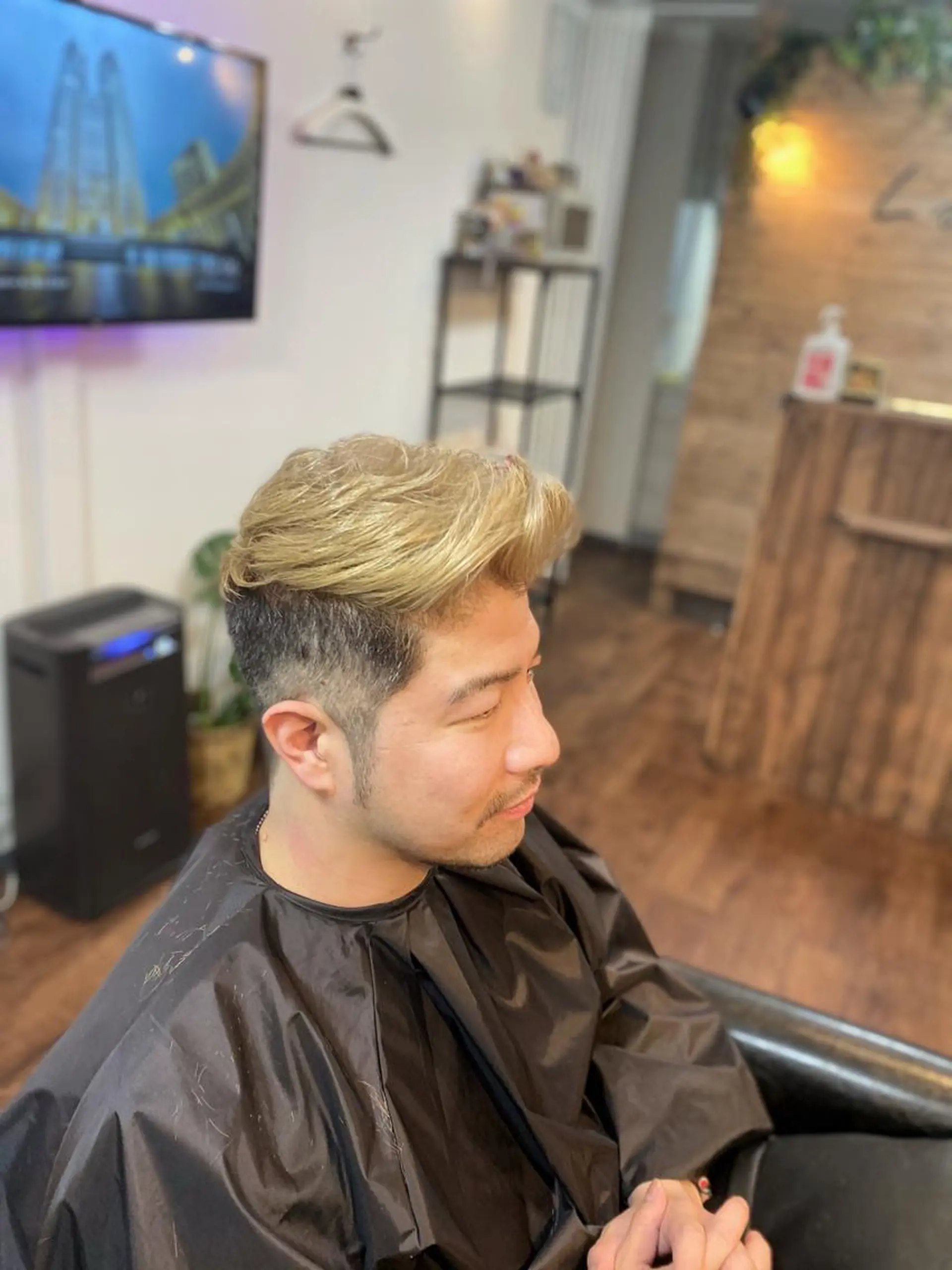 ショート カラー メンズ 黒髪 ブロンド ヘアカラー トリートメント Lizir  ルズィール所属・Luzir⭐︎ GEN⭐︎のヘアスタイル