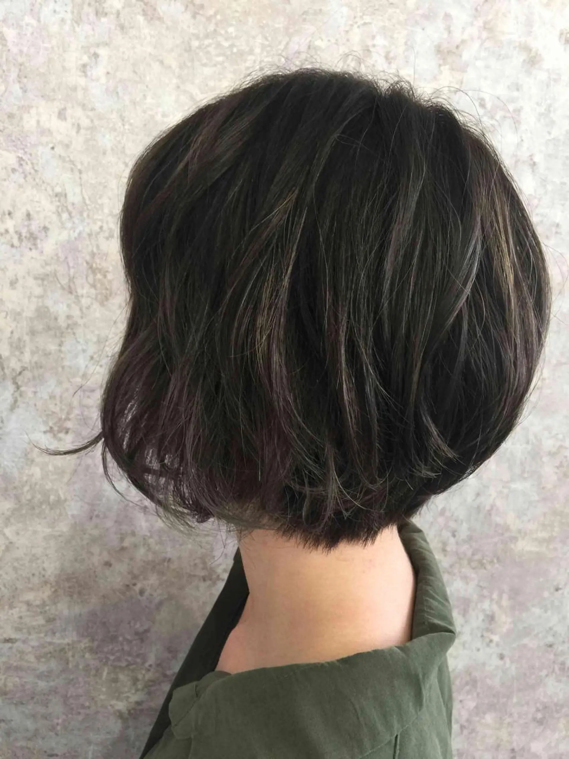 ショート ボブ ハイライト ank classic hair【アンククラシックヘアー】所属・バレイヤージュ ハイライト　齋藤祐哉のヘアスタイル