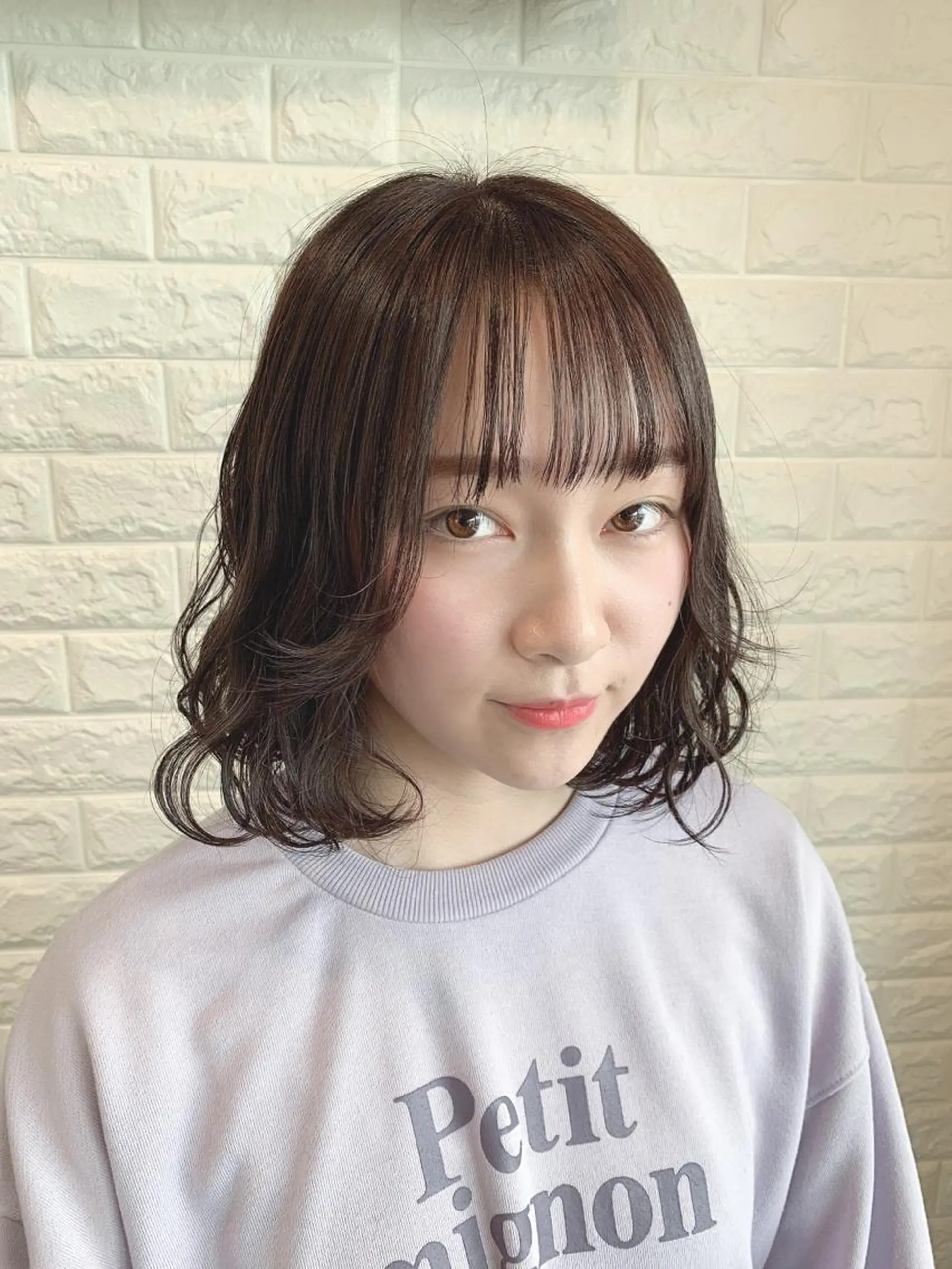 ミディアム カラー ヘアアレンジ ベージュカラー 透明感カラー 顔周りカット 小顔カット 🌿‬ ܸAir 透明感🌱西村知佳のヘアスタイル