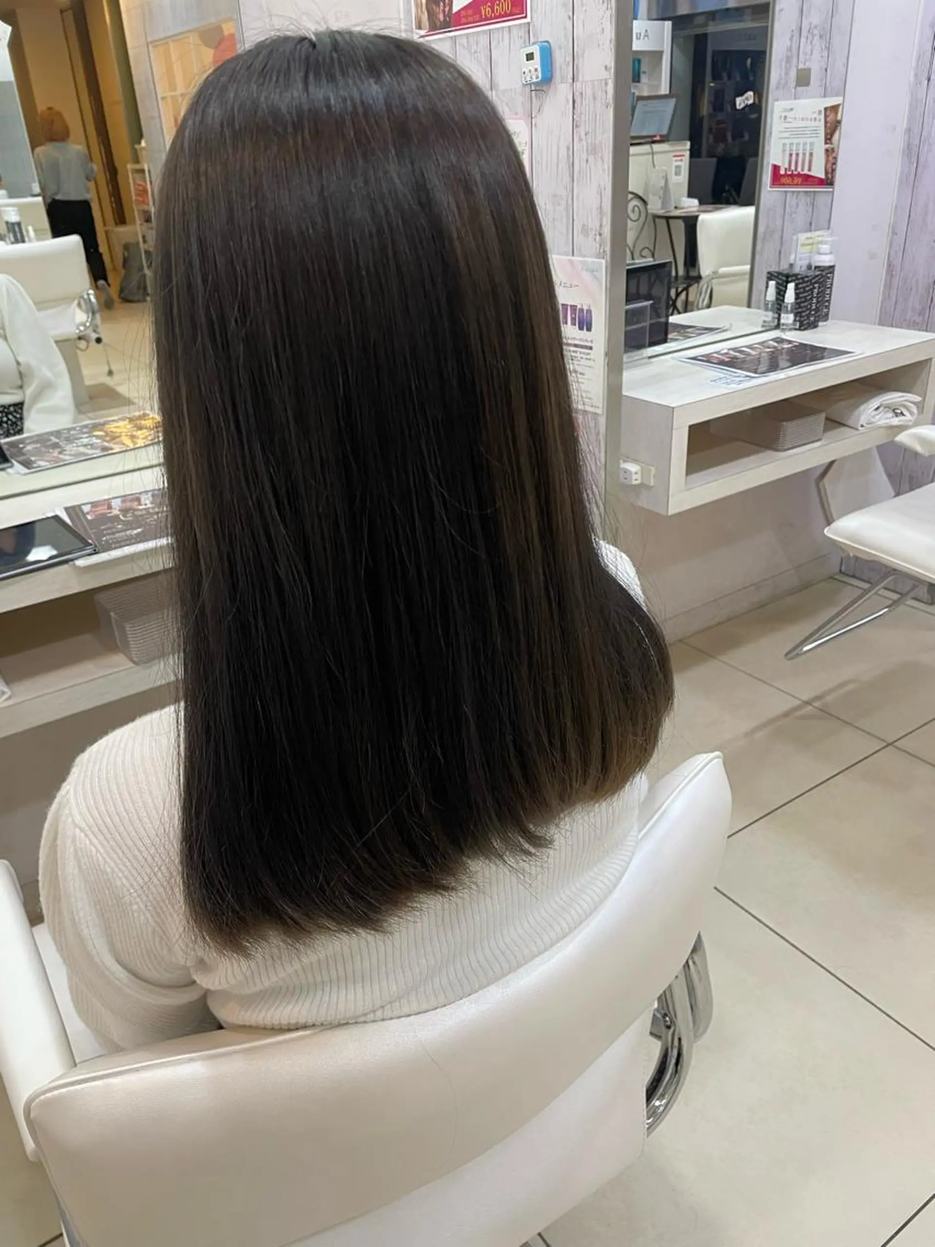 セミロング 🌸暖色髪質改善 MEI🌸のヘアスタイル