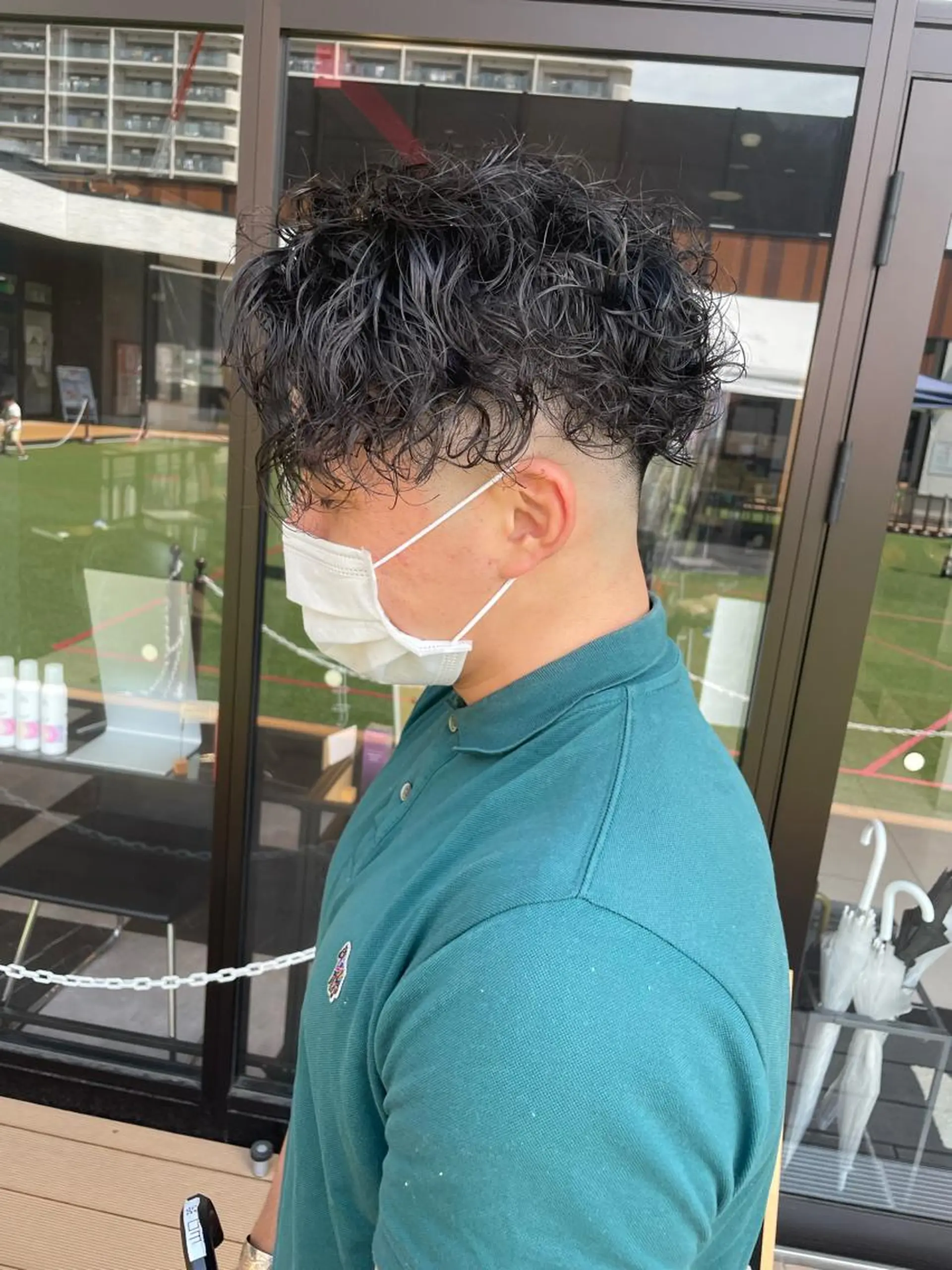 ショート パーマ メンズ フェードカット メンズパーマ プードルパーマ プードルパーマ パーマ メンズヘア特化 崎田 成人のヘアスタイル