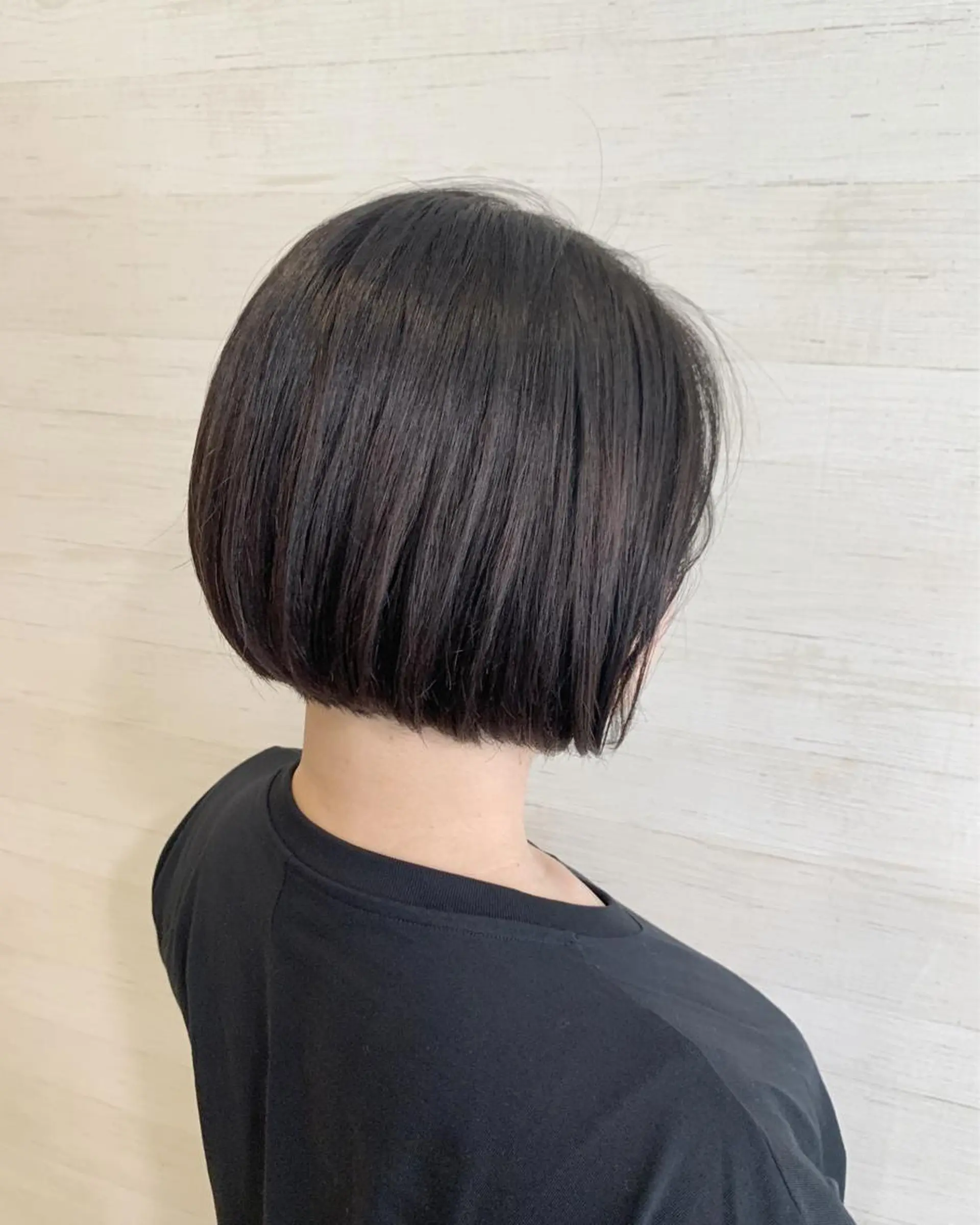 ショート 前下がりボブ ボブ カット ヘアカラー トリートメント ReMix 新宿店所属・タジマ ヤスヒサのヘアスタイル