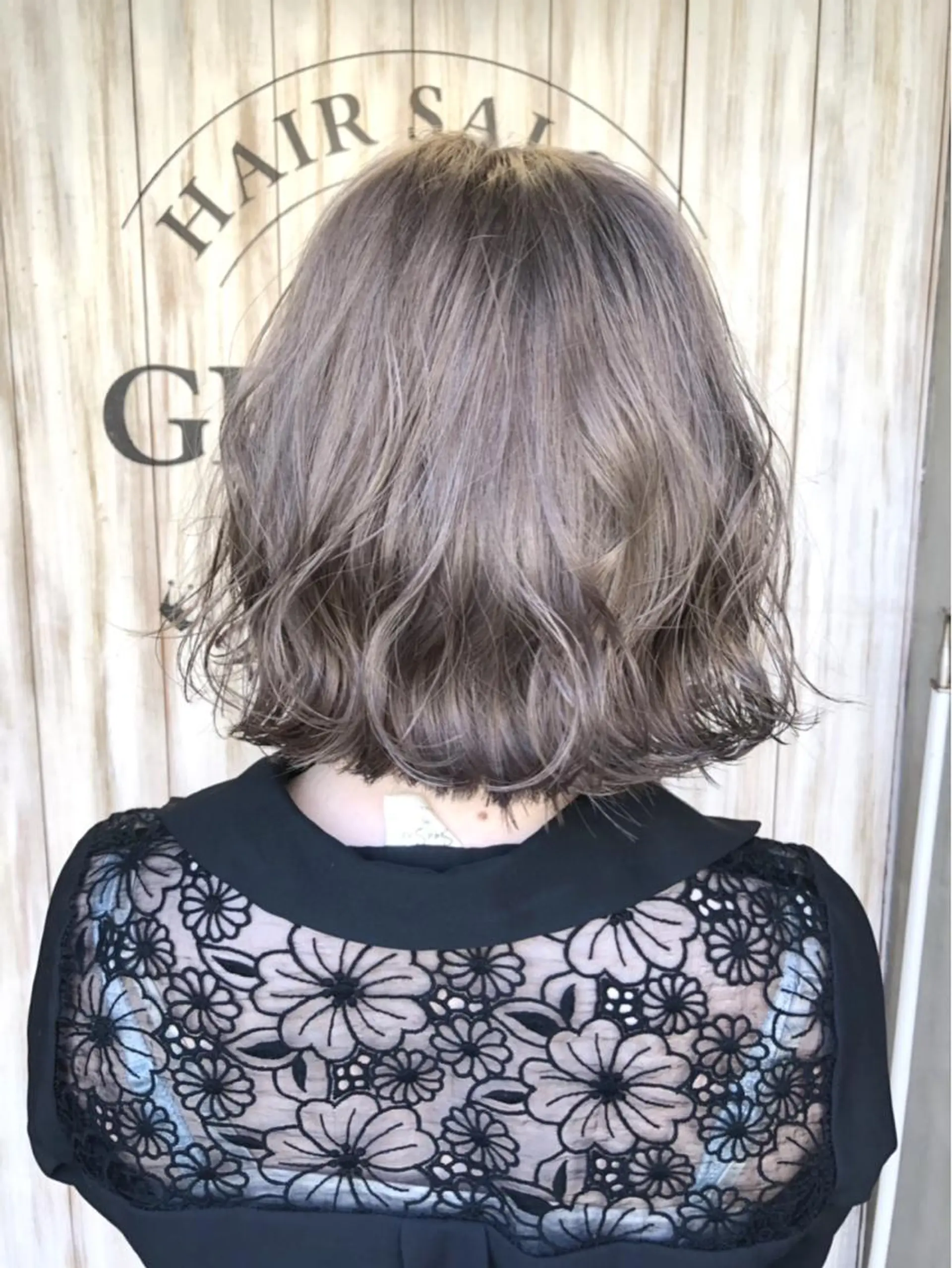 ミディアム カラー GRANDE アオキのヘアスタイル