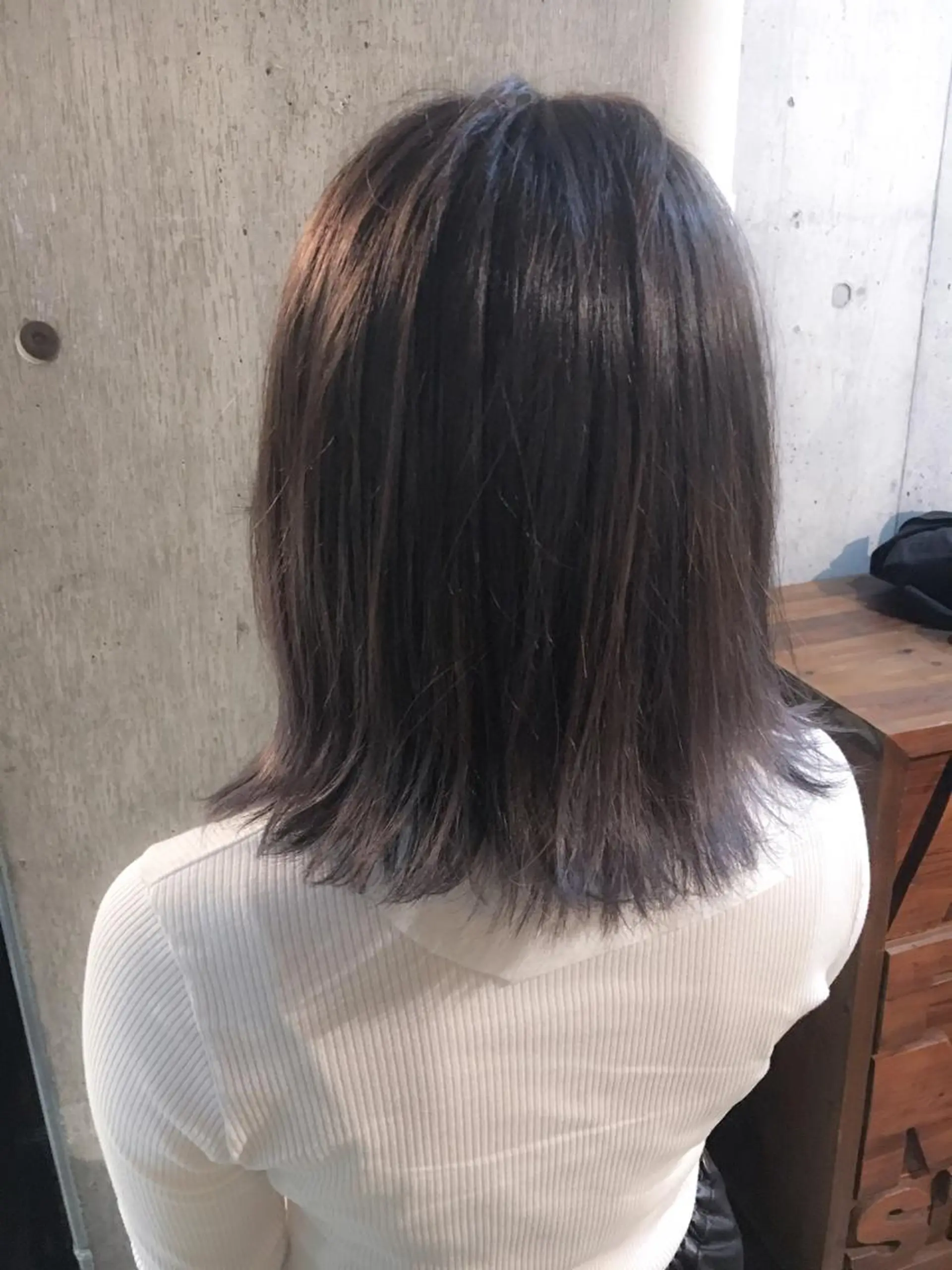 ミディアム カラー ダークグレー ダブルカラー グラデーションカラー 北條 優輝のヘアスタイル