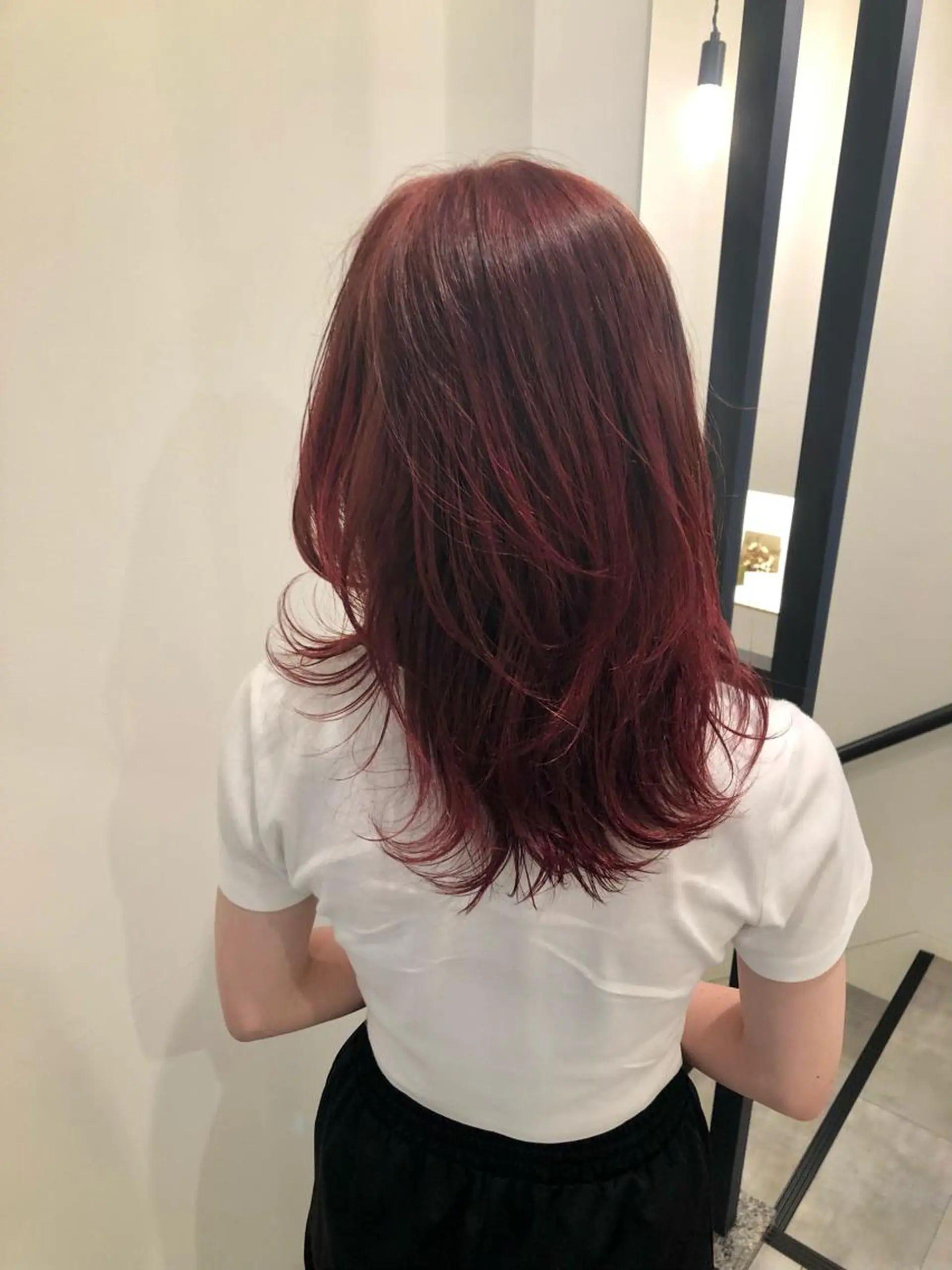 セミロング カラー ブリーチ レッドカラー ニュアンスカラー🫧 加納のヘアスタイル