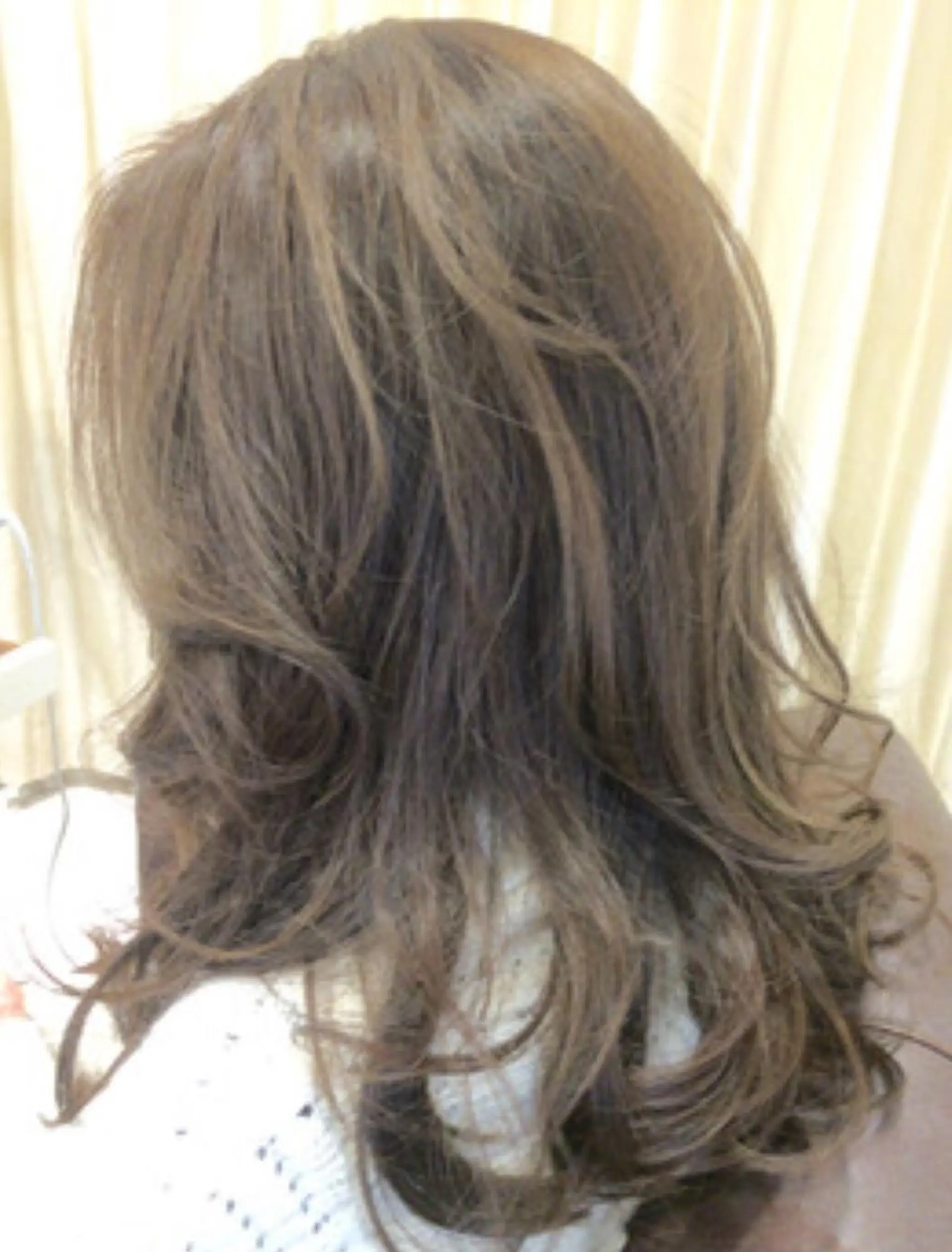 セミロング カラー イルミナカラー ブリーチカラー🌈 嘉名 真樹のヘアスタイル