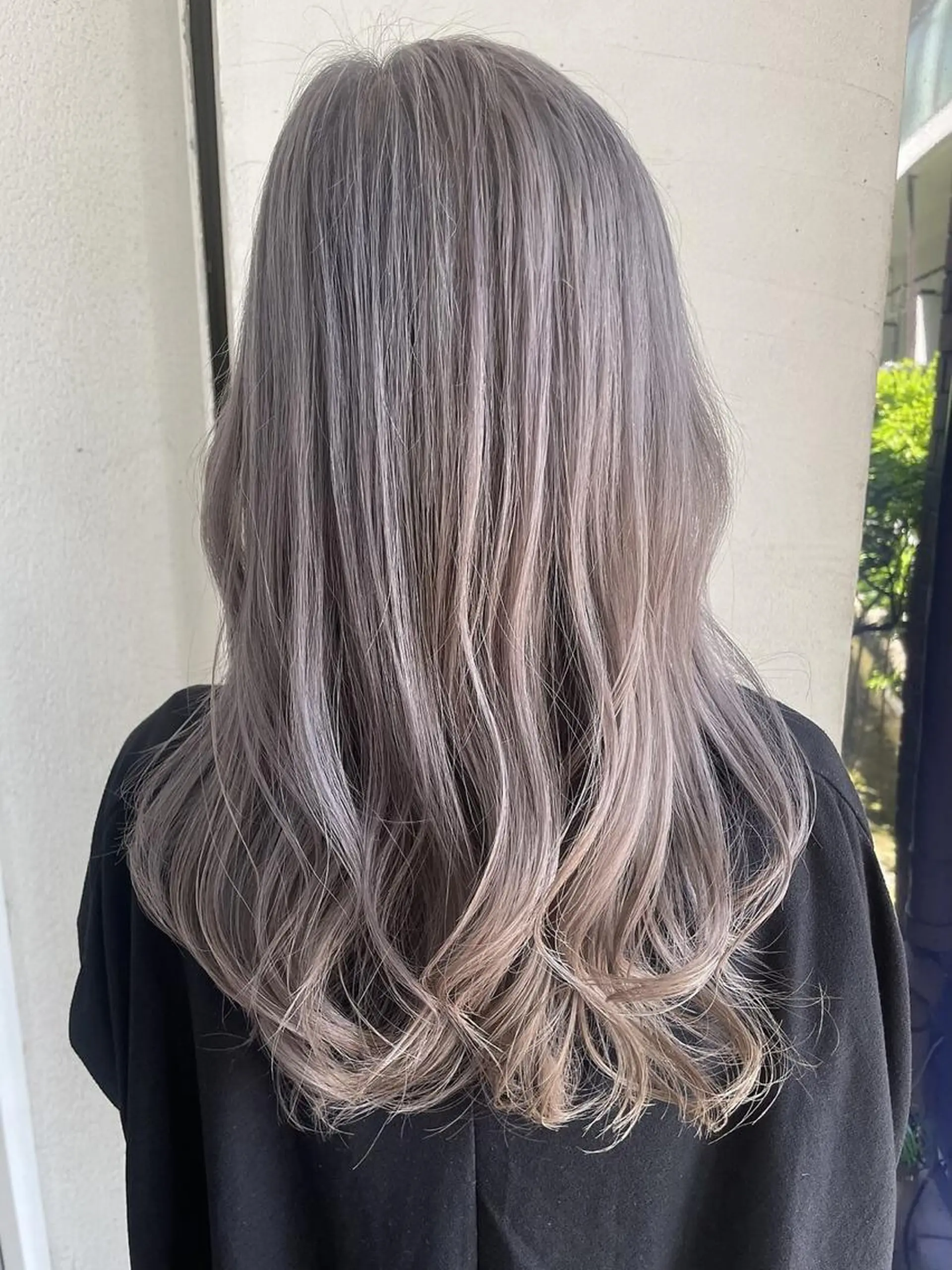 ロング カット ヘアカラー Chihiro .のヘアスタイル