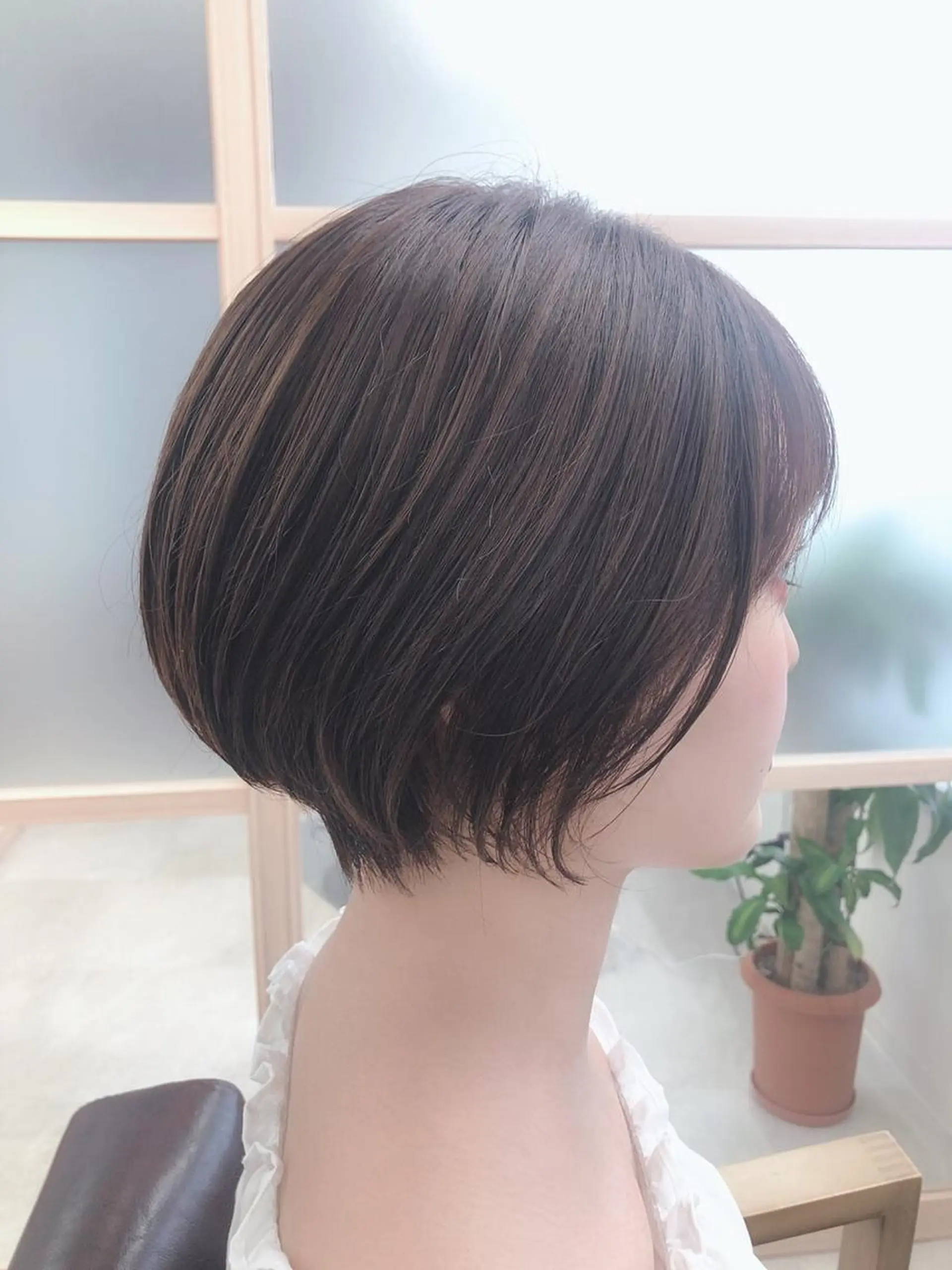 ショート 透明感カラー 山中のヘアスタイル