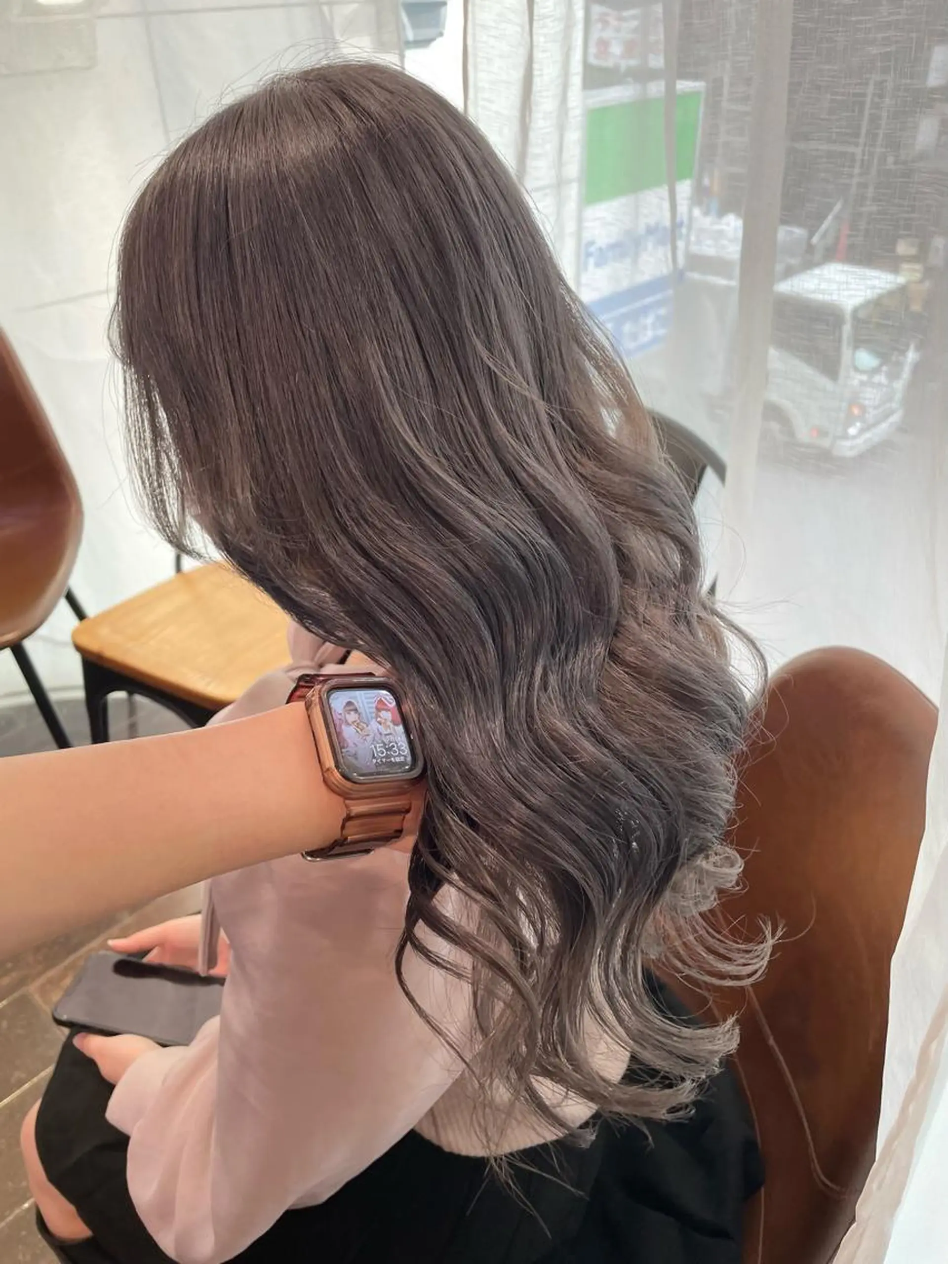 ロング カラー ブリーチ ラベンダーカラー シルバー カット ヘアカラー トリートメント aya/小顔レイヤー /柔らかカラーのヘアスタイル