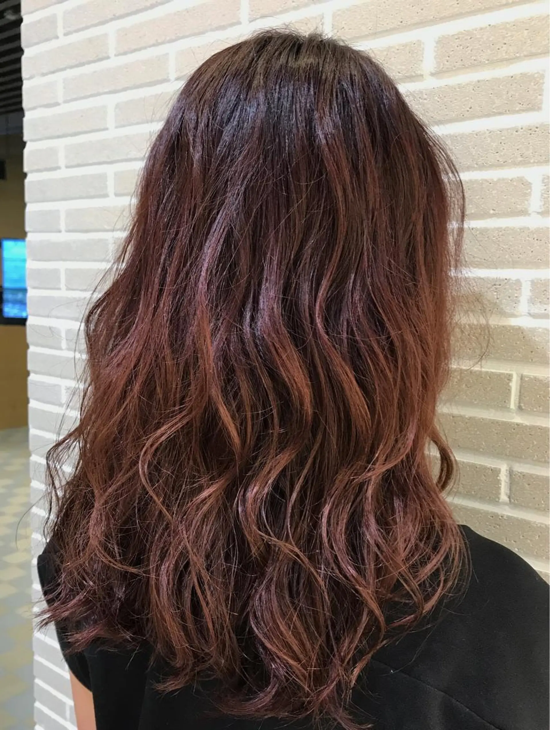 セミロング カラー パーマ ヘアアレンジ グラデーションカラー イルミナカラー カット ヘアカラー トリートメント 山北 咲子のヘアスタイル