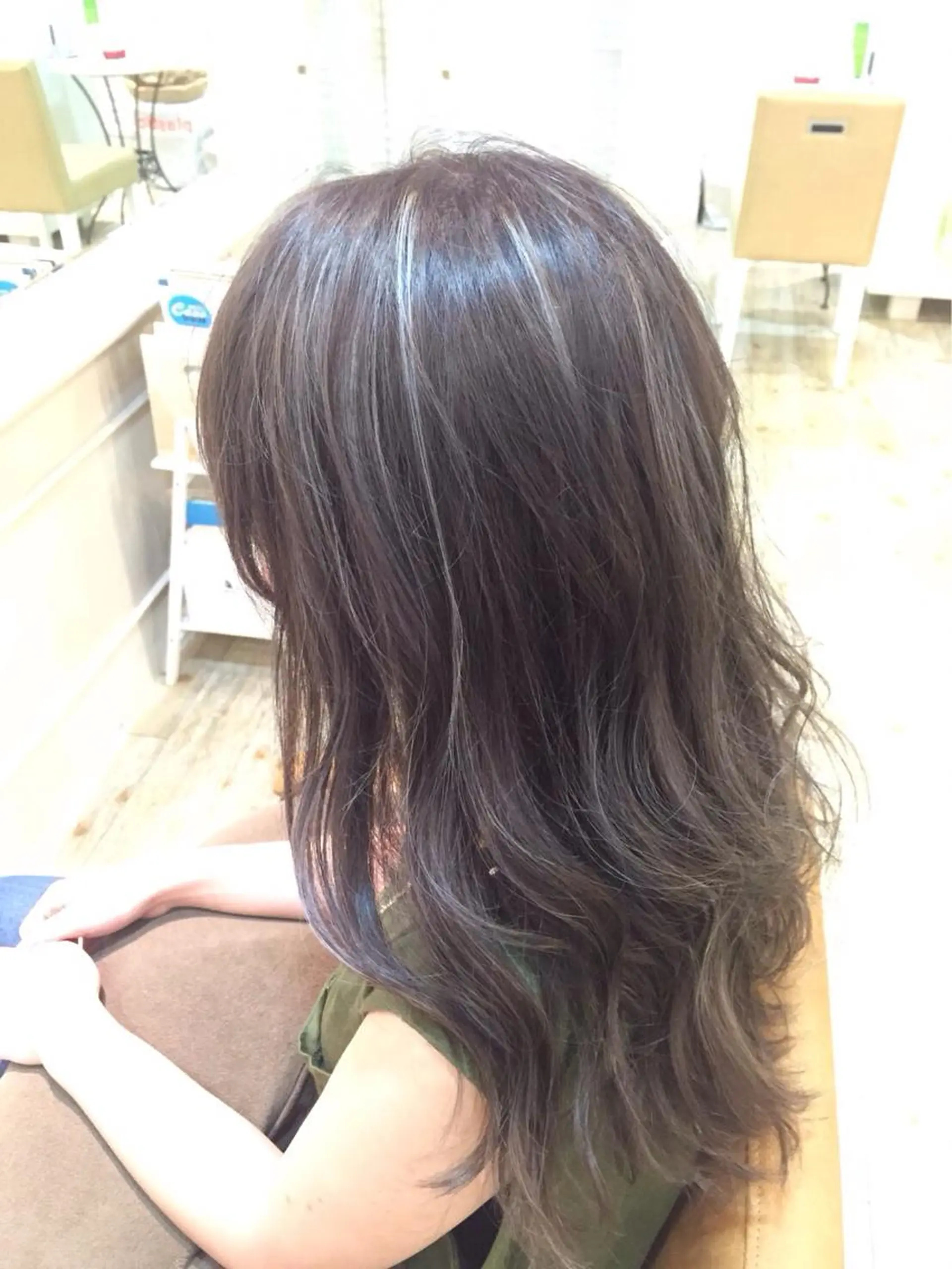 ロング カラー グレージュ ハイライトカラー 外国人風カラー ハイライト 小倉 聖也のヘアスタイル