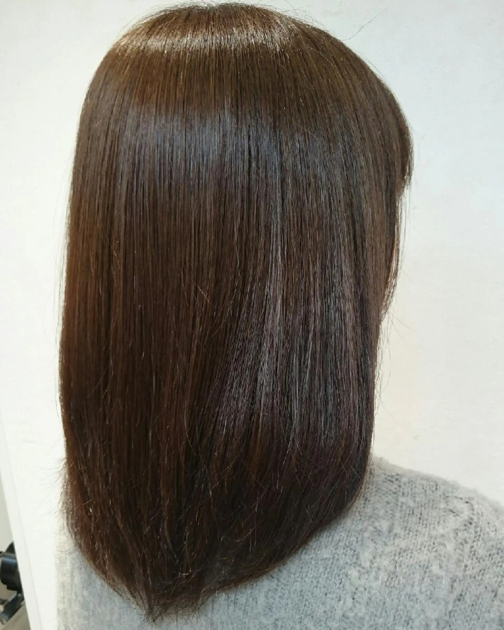 セミロング カラー イルミナカラー 透明感ハイライト◎ 伊藤夏海のヘアスタイル