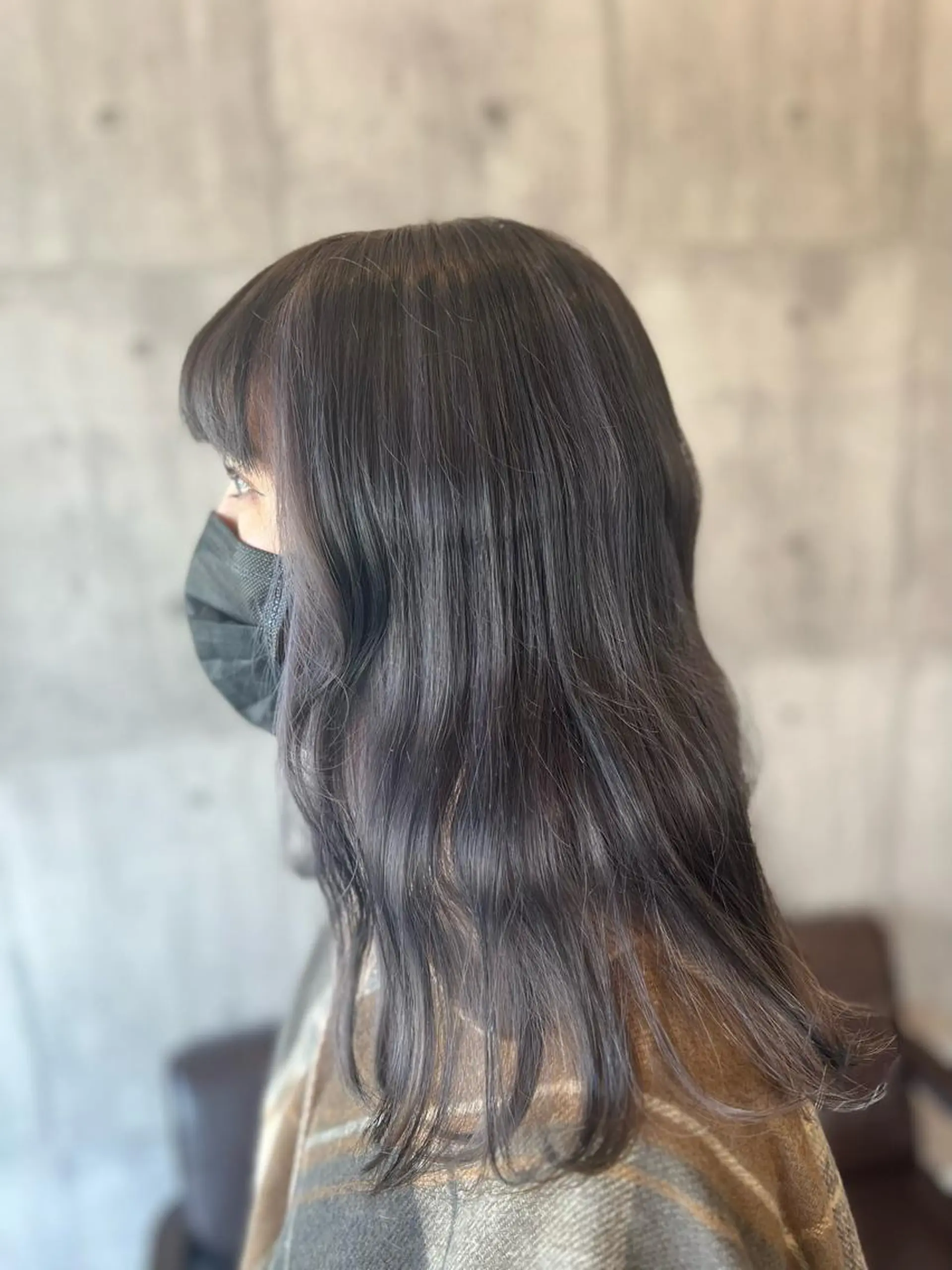 ミディアム カラー ダークグレー インナーカラー ラベンダーカラー ラベンダーグレー シルバー ヘアカラー Style Tのヘアスタイル