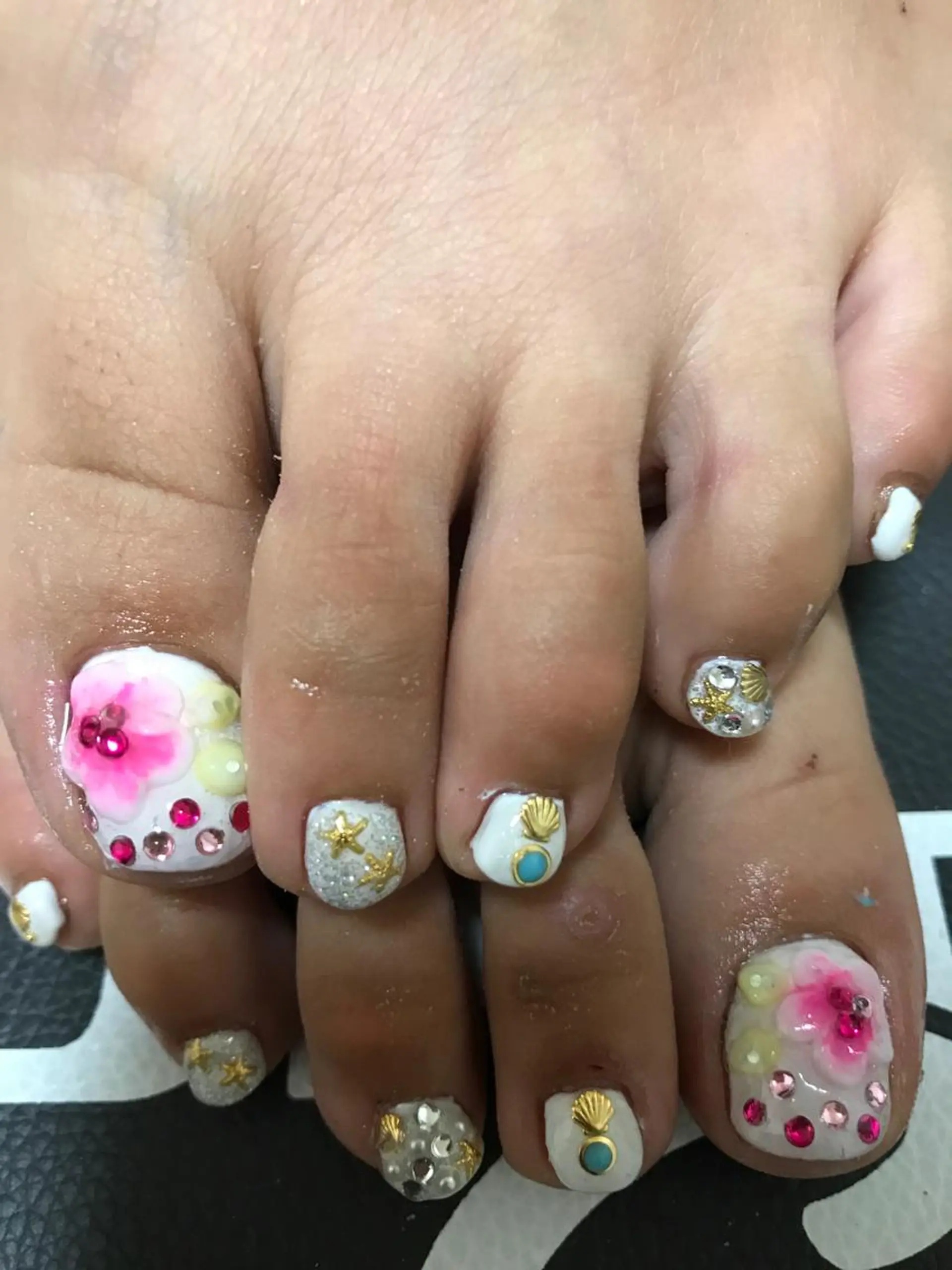 ネイル LOVEnail tomoのネイルデザイン