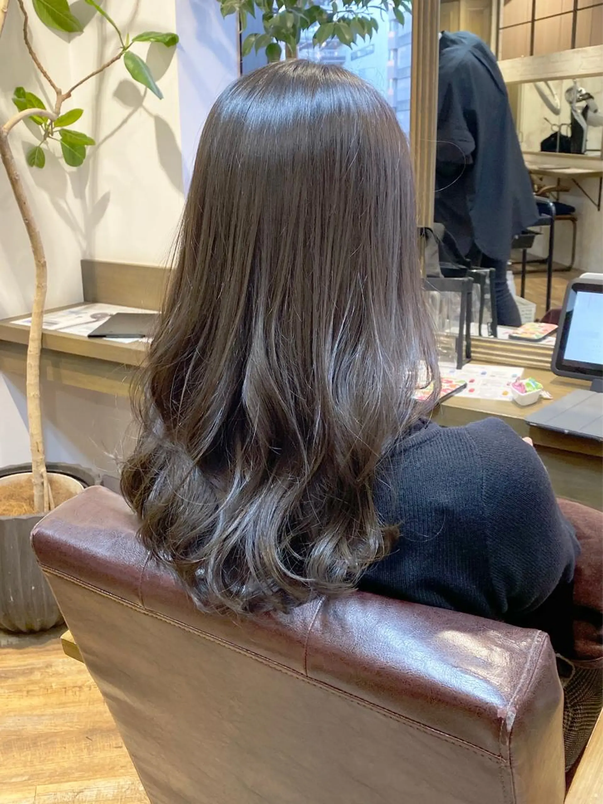 セミロング カラー 透明感カラー カット ヘアカラー トリートメント 髪質改善くすみカラー 🍀/石川大輔のヘアスタイル