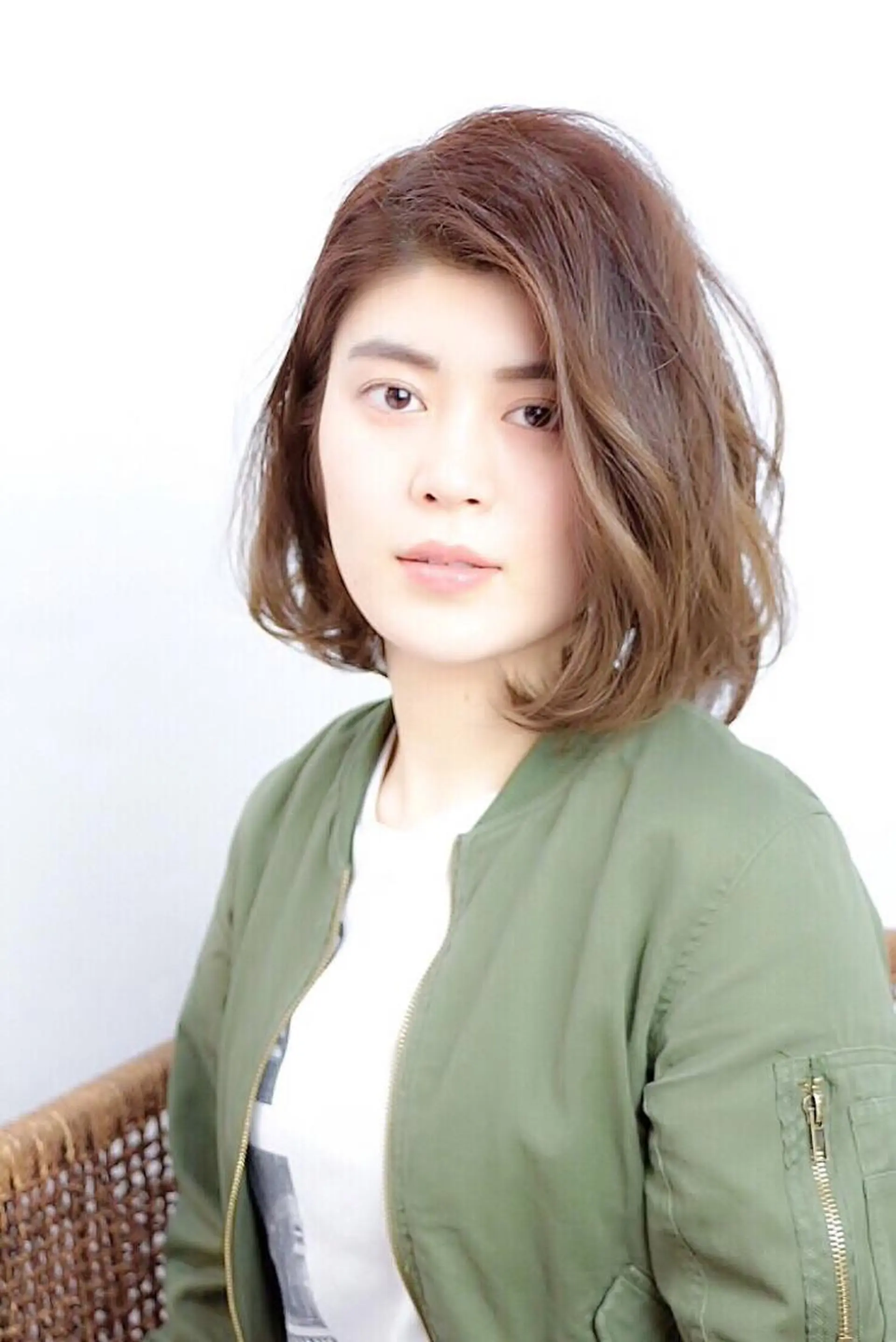 ミディアム 小林 伊織のヘアスタイル